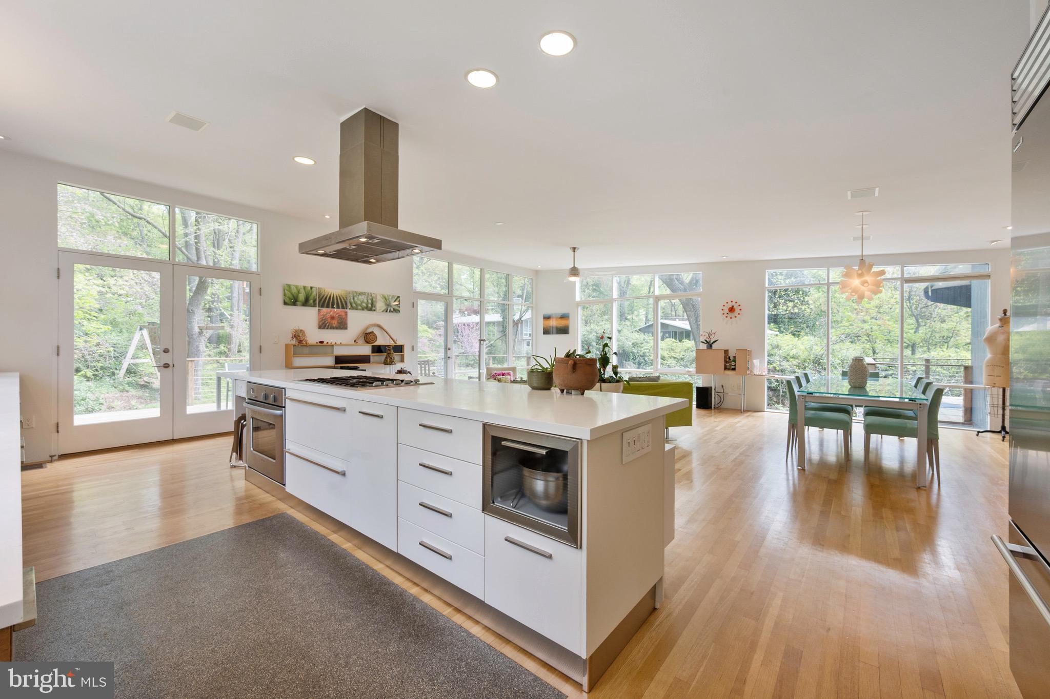 HOLLIN HILLS - Residential