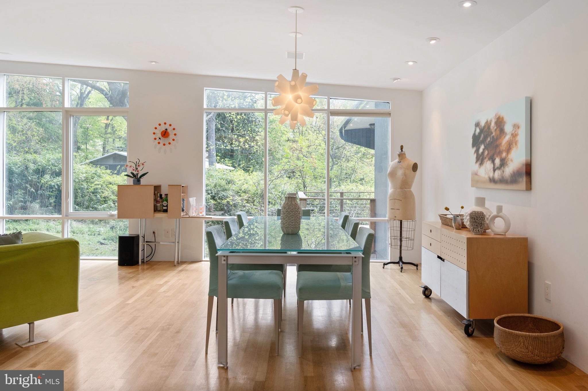 HOLLIN HILLS - Residential