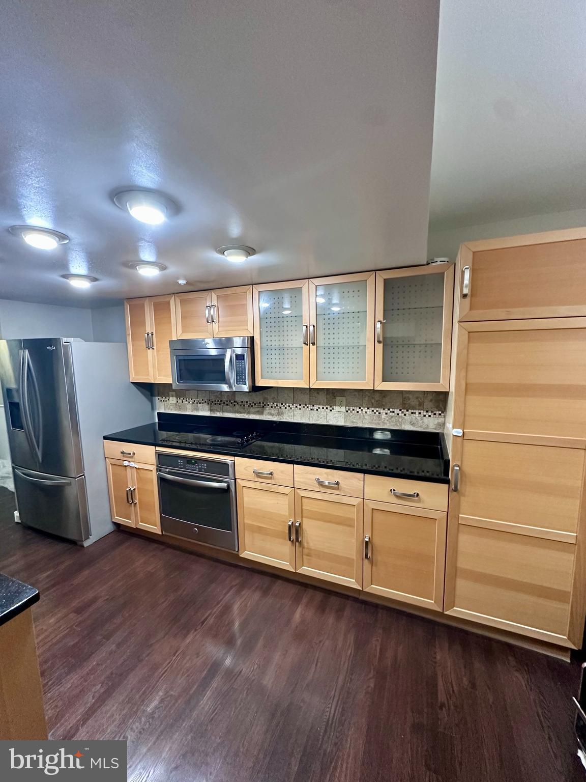 RESTON - Residential Lease