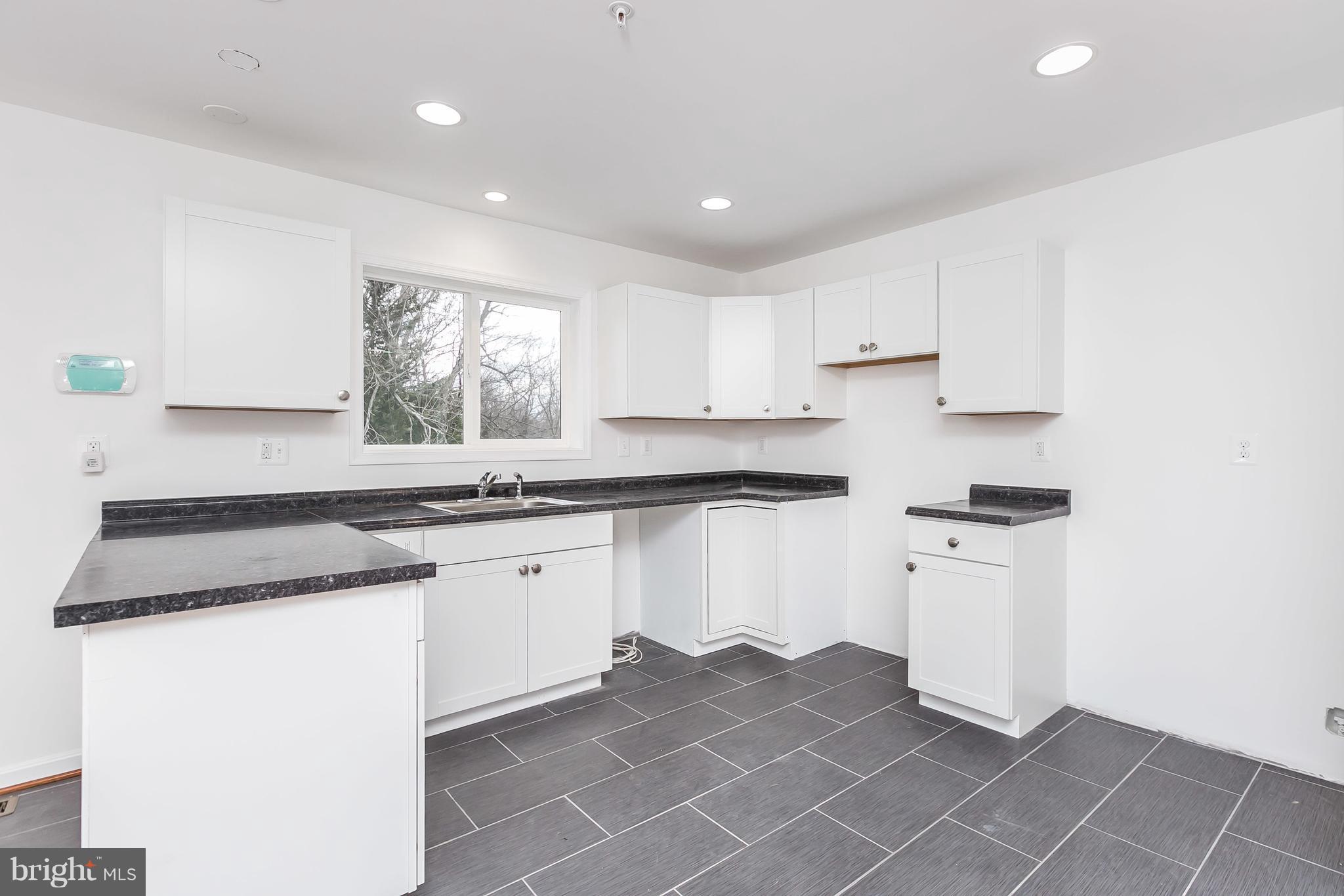 ROLLINSDALE - Residential Lease