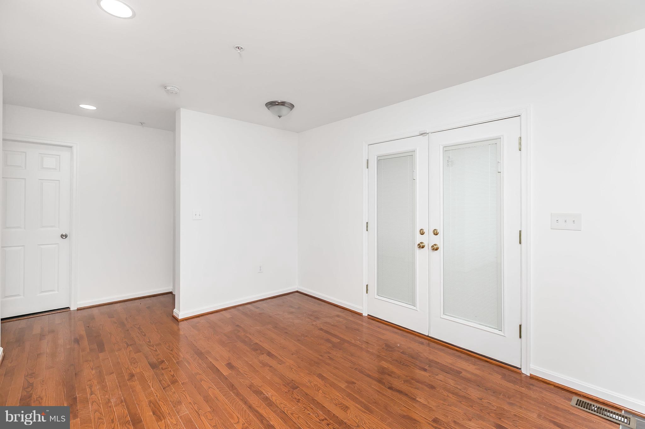 ROLLINSDALE - Residential Lease