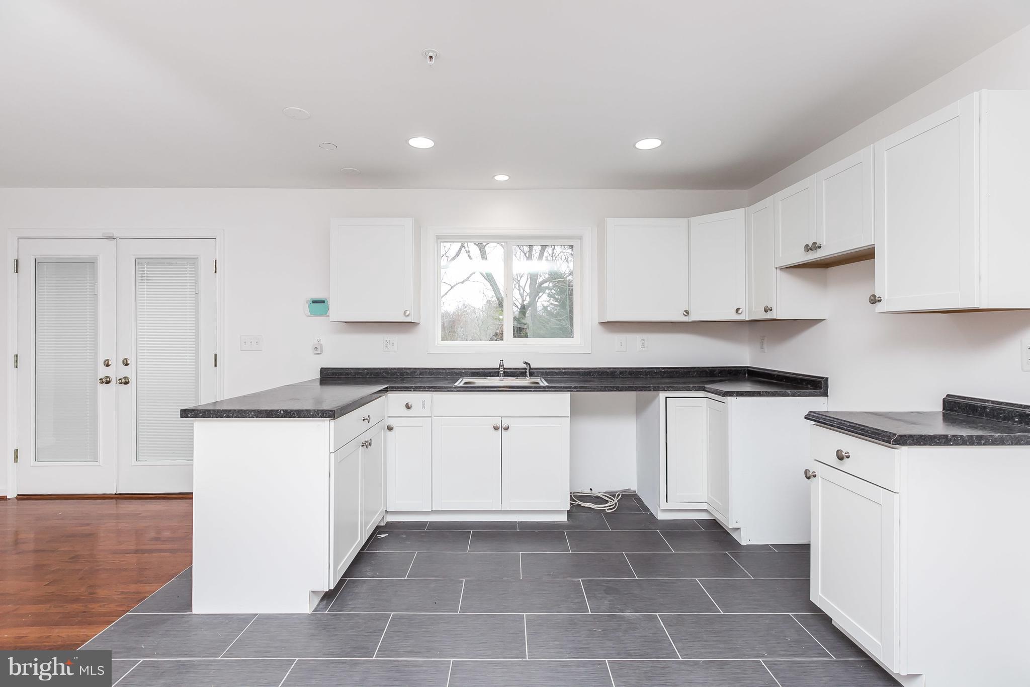 ROLLINSDALE - Residential Lease