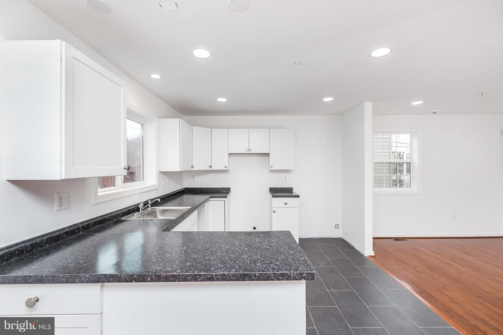 ROLLINSDALE - Residential Lease