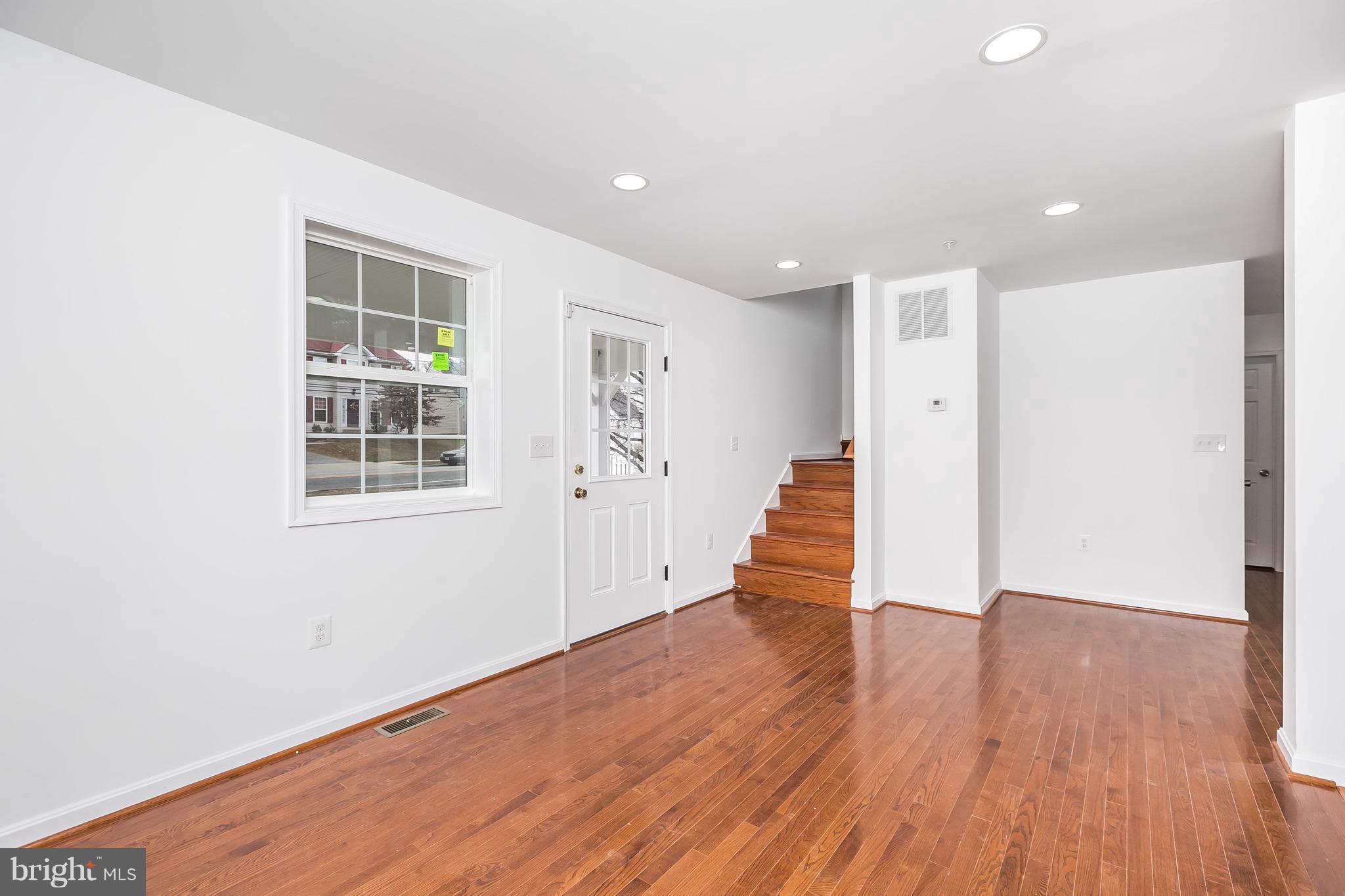 ROLLINSDALE - Residential Lease