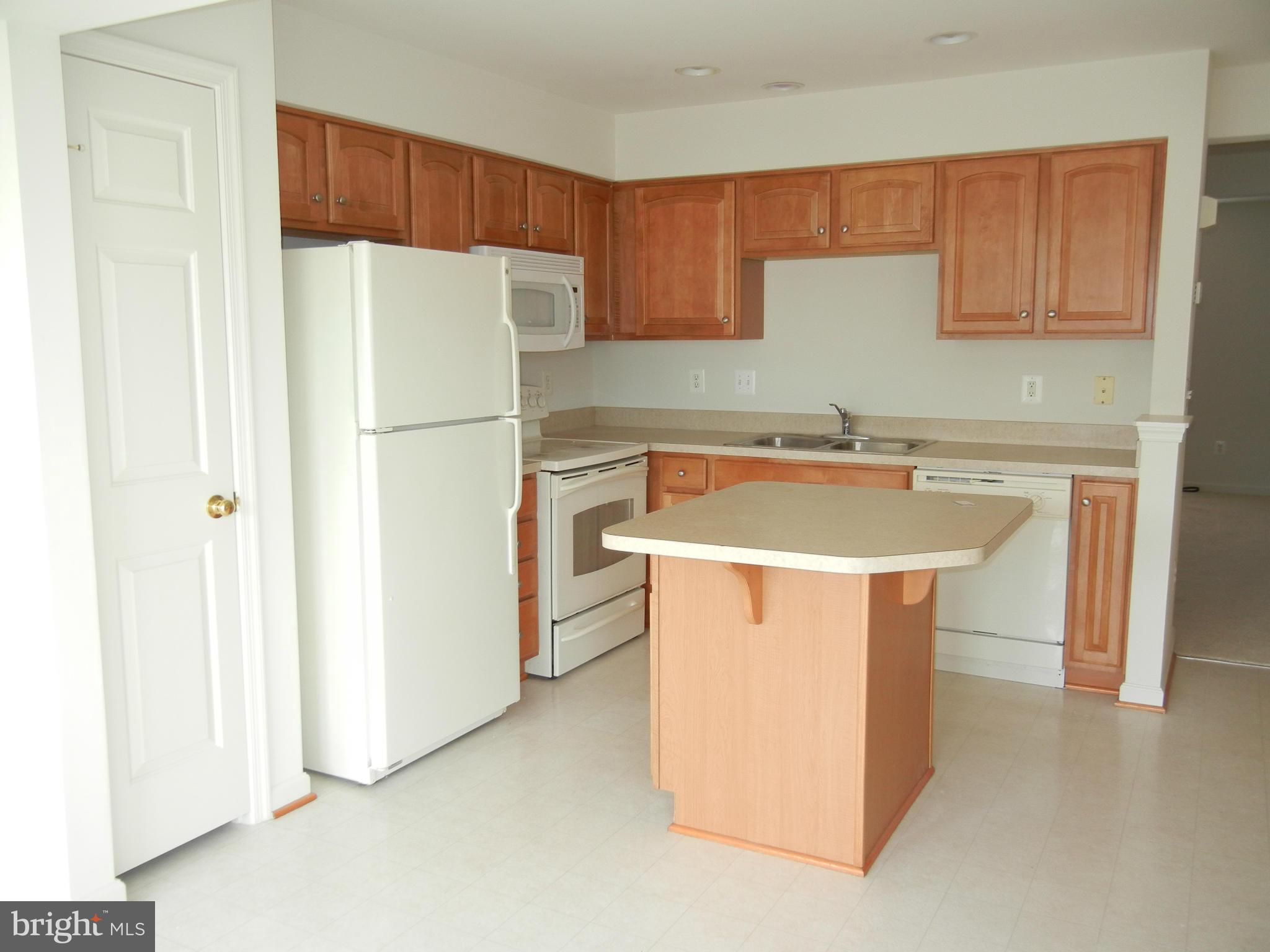 LAKELAND PLACE - Residential Lease