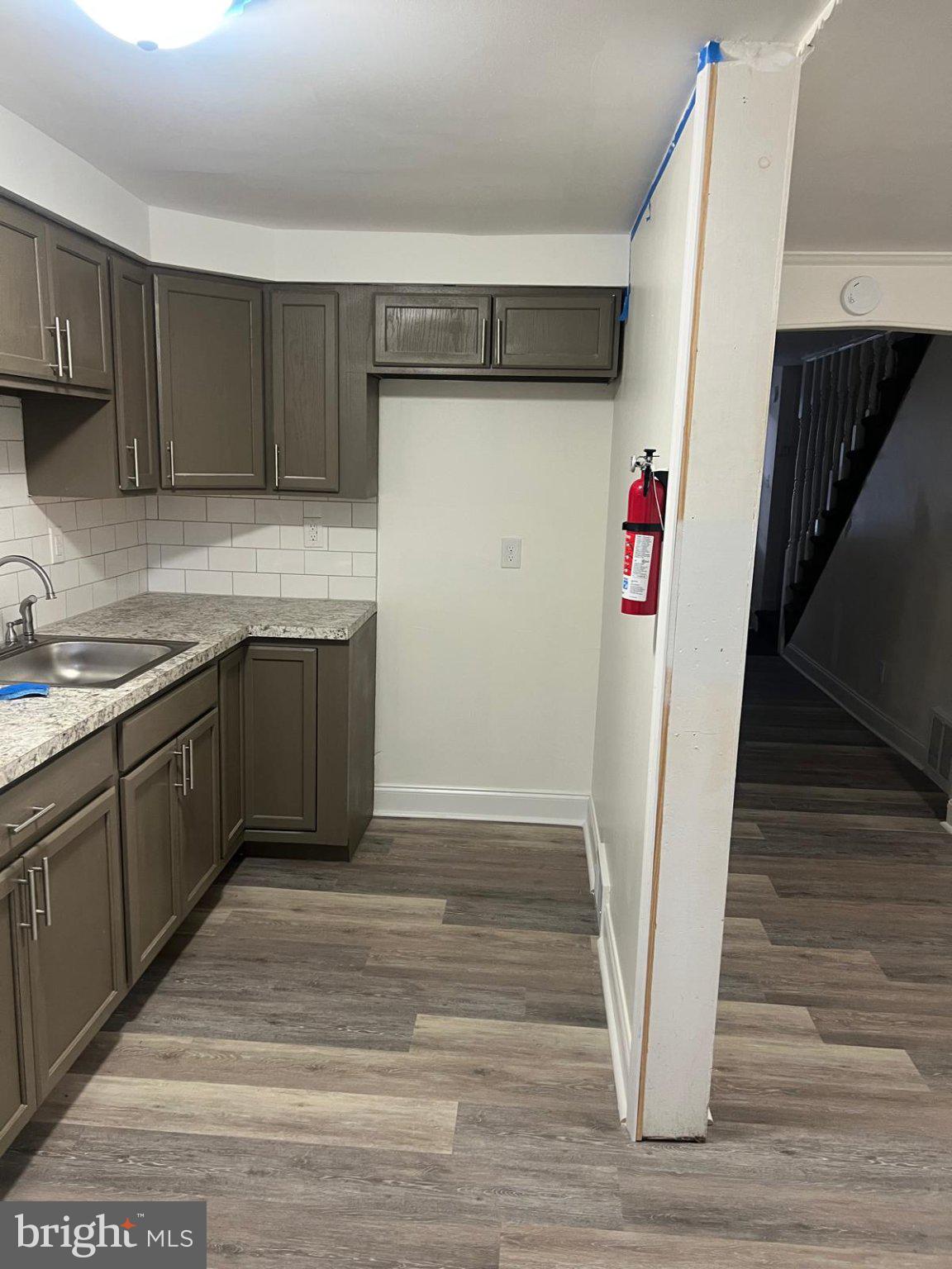 319 W 21ST STREET