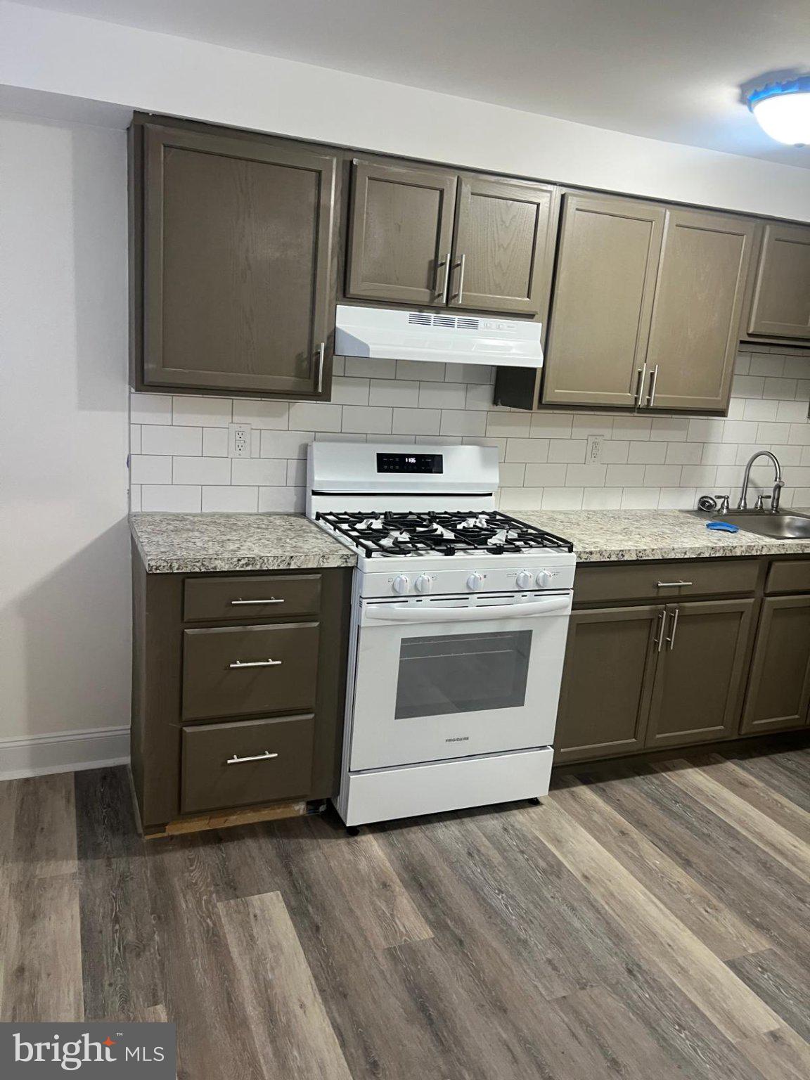 319 W 21ST STREET