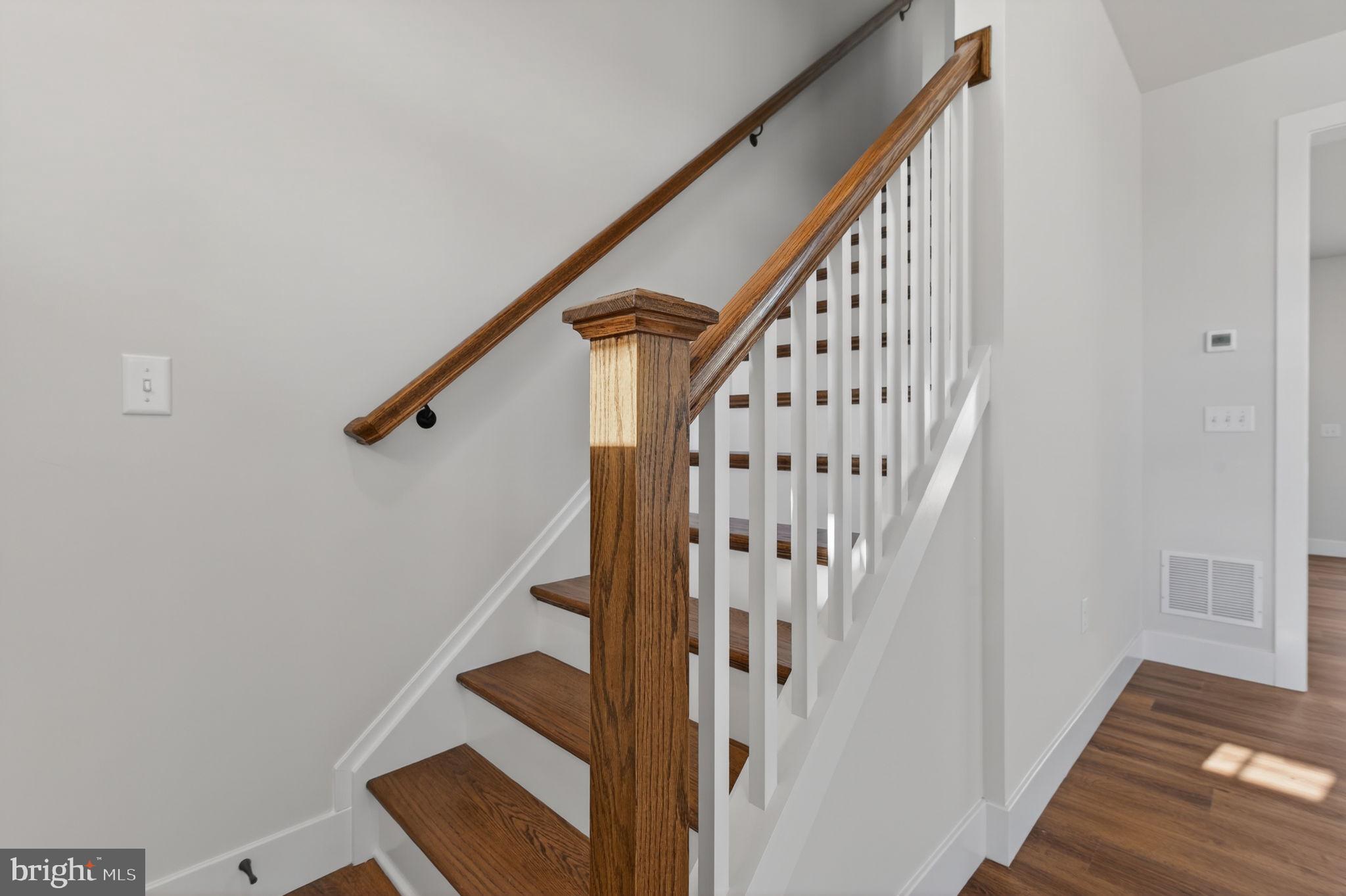 RIVER RIDGE HILLS - Residential