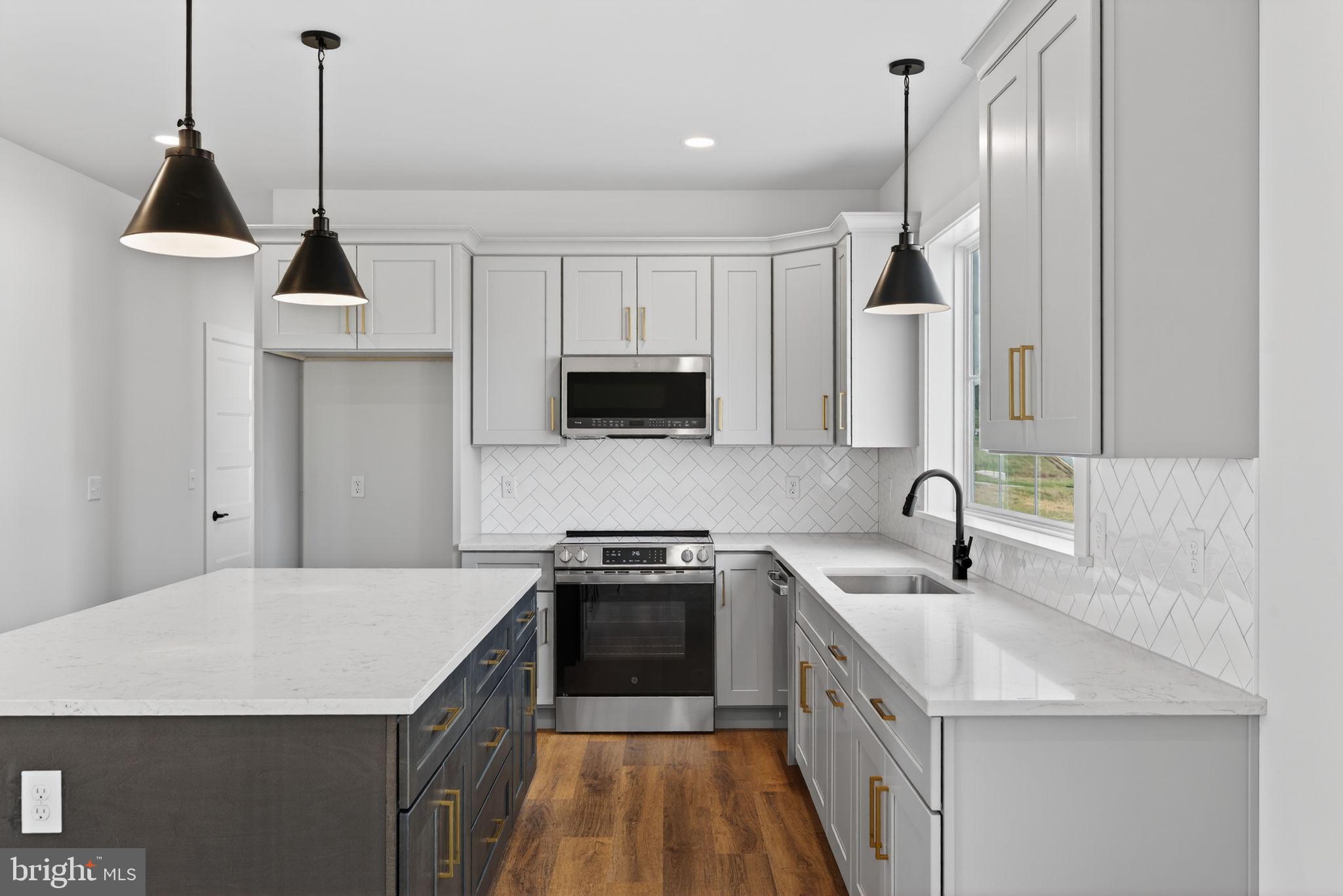 RIVER RIDGE HILLS - Residential