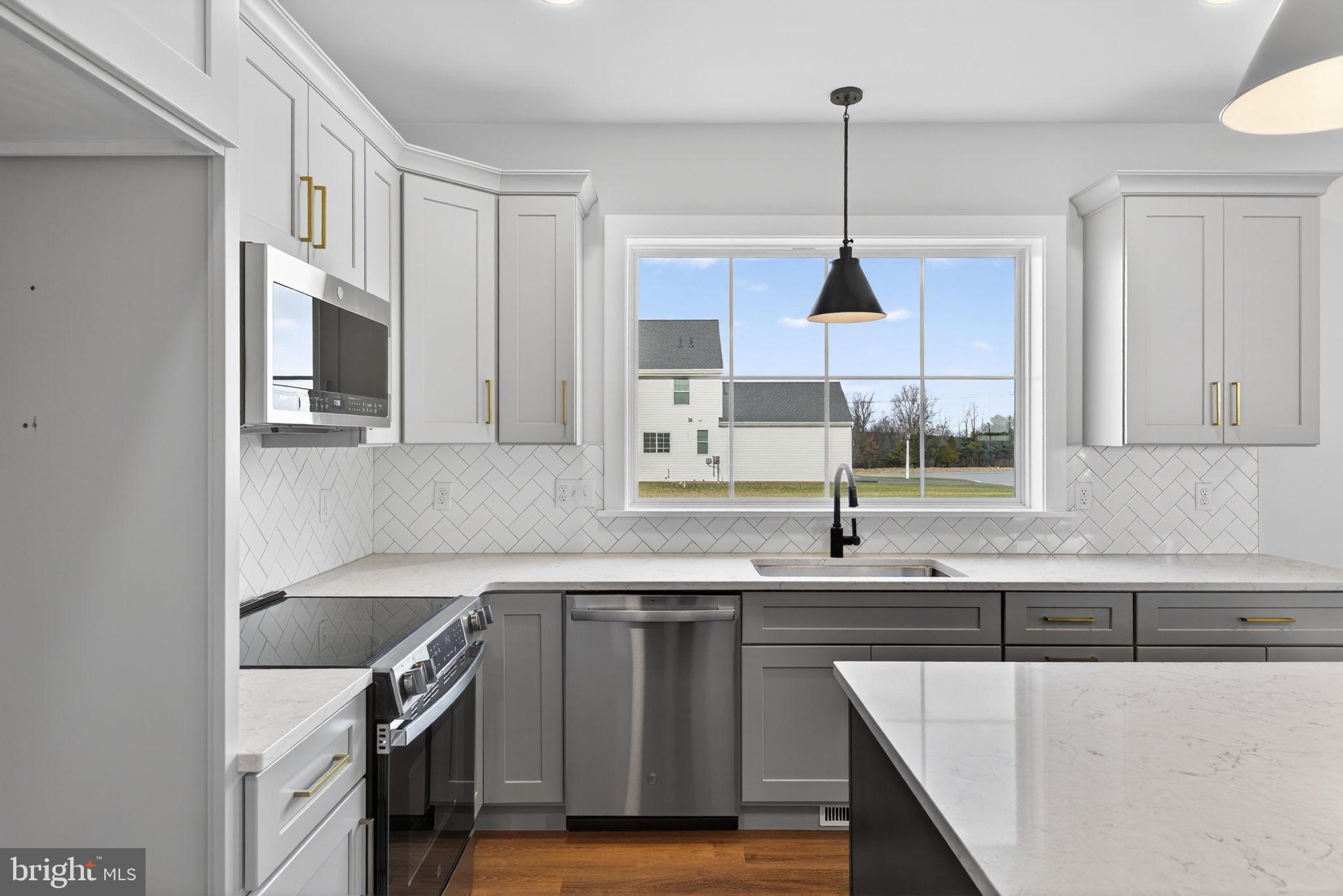 RIVER RIDGE HILLS - Residential