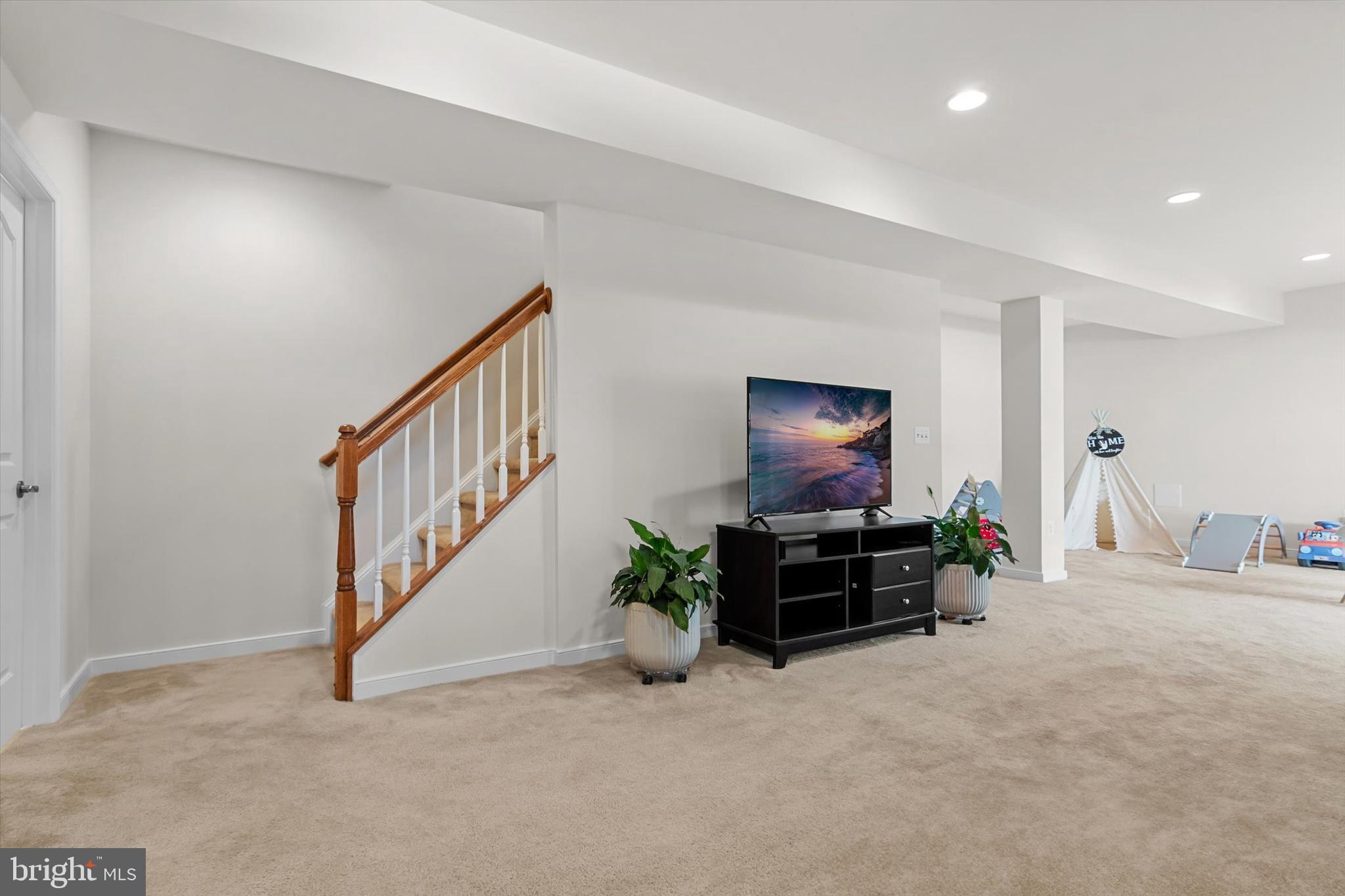 COLONIAL FORGE - Residential