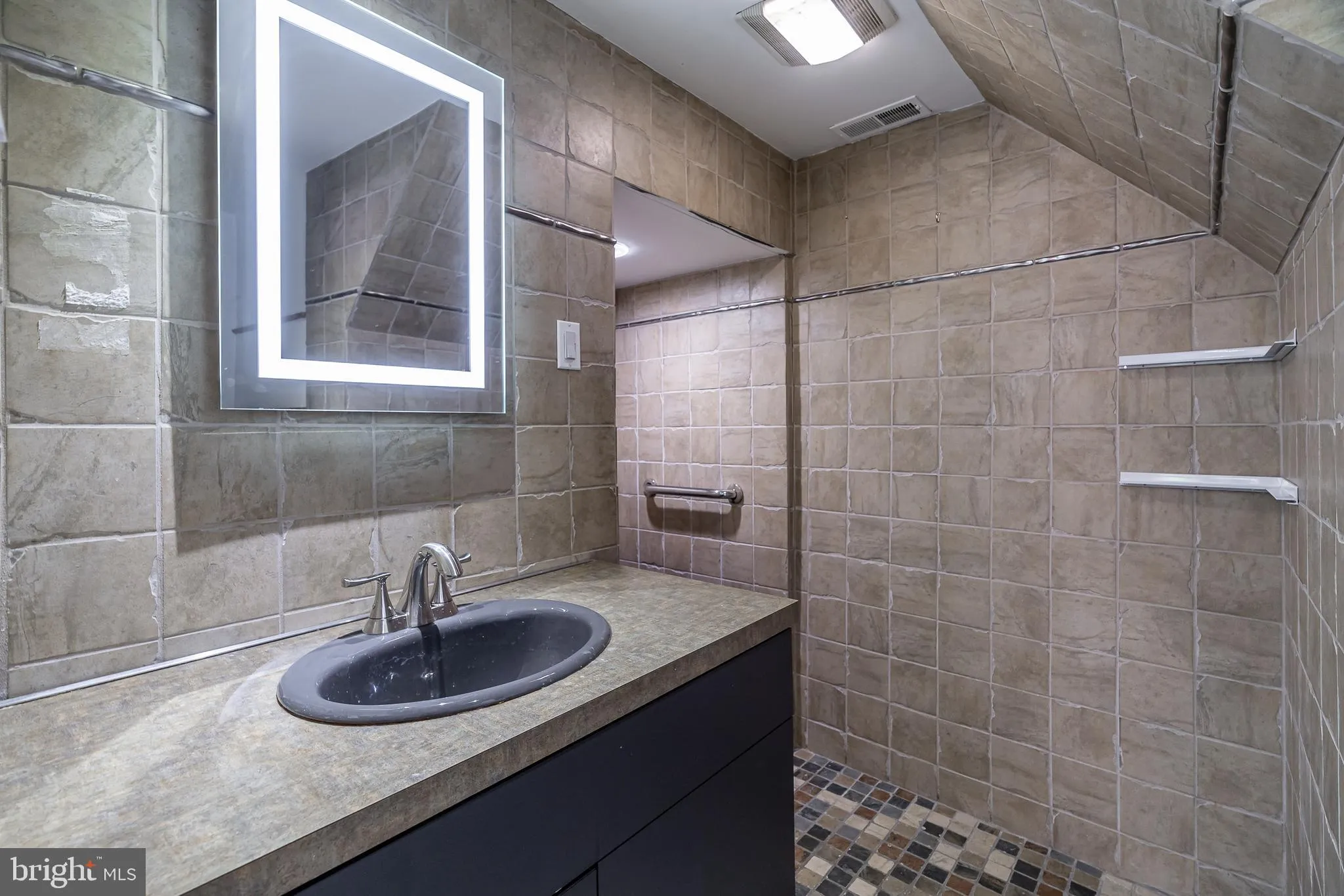 Philadelphia, Pennsylvania 19147, United States, ,Residential,Active,94916