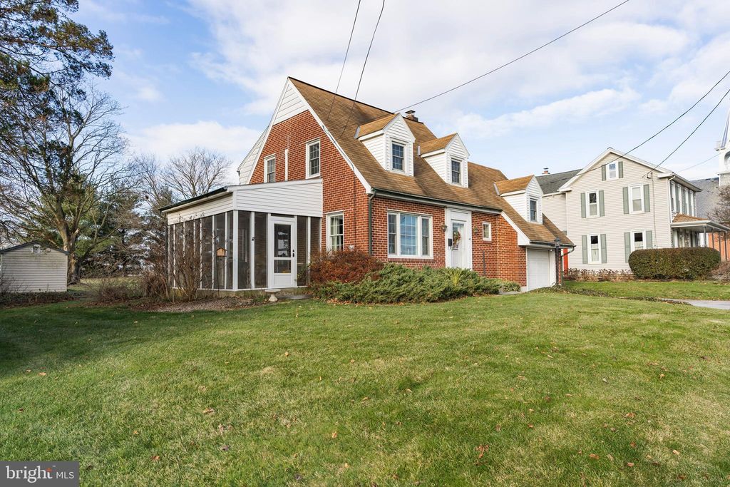 Photo of 42 CHURCH ST, LITITZ, PA 17543 (MLS # PALA2029388)