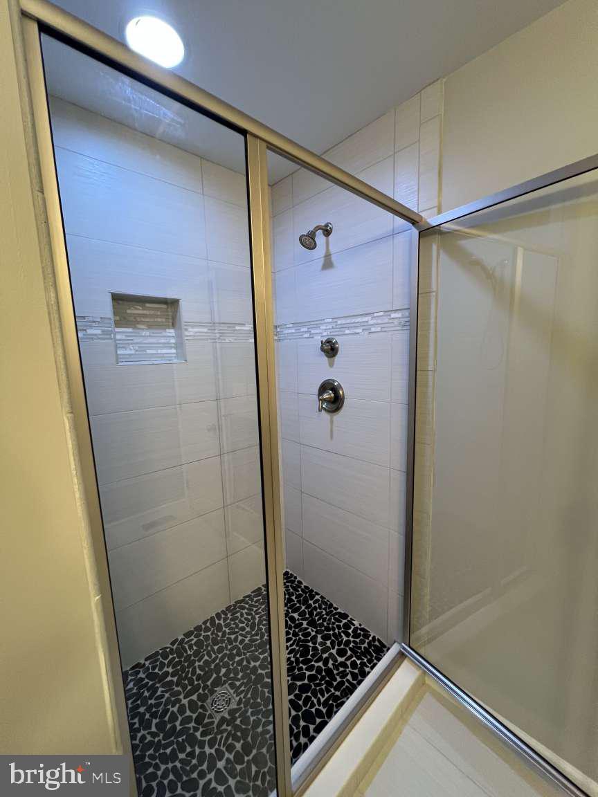 LAUREL RIDGE ESTATES - Residential