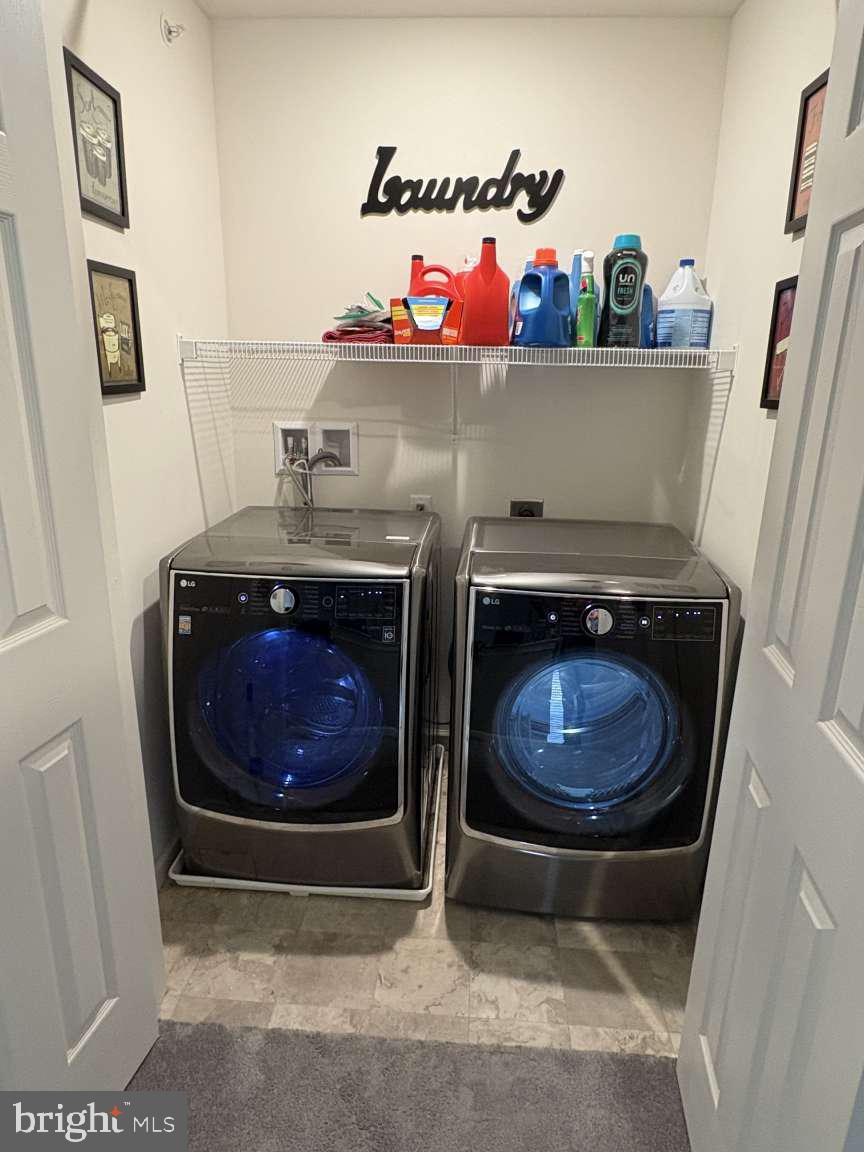 LAUREL RIDGE ESTATES - Residential