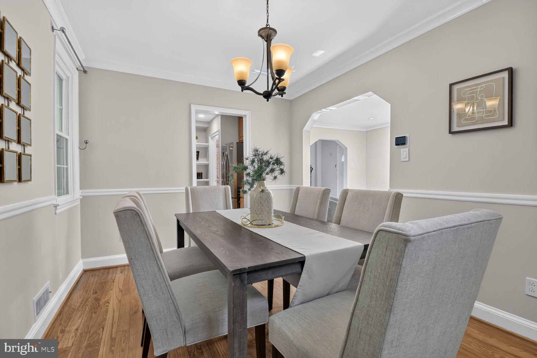 1707 NOYES LANE