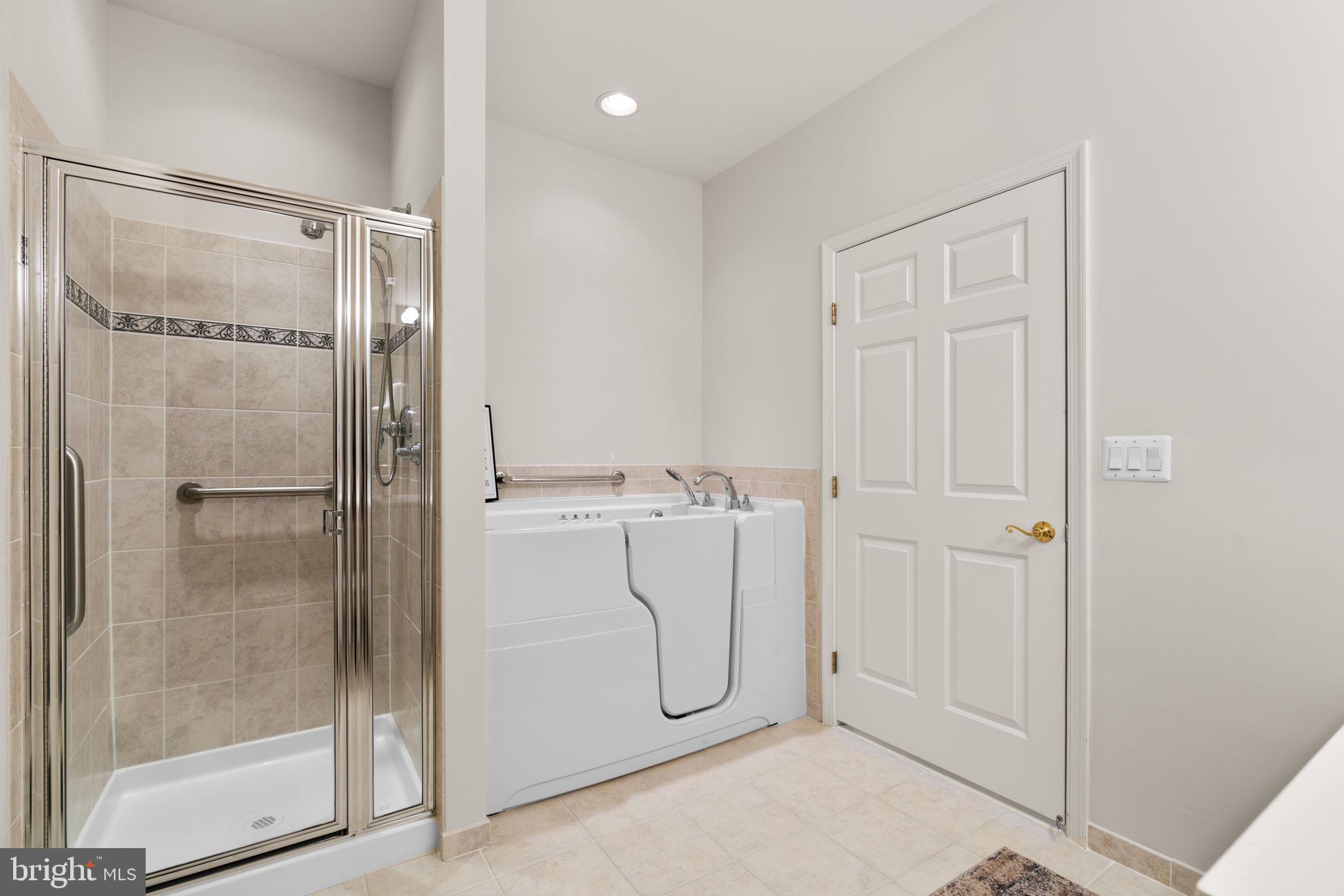 HEARTHSTONE AT VILLAGE CREST CONDOMINIUMS - Residential