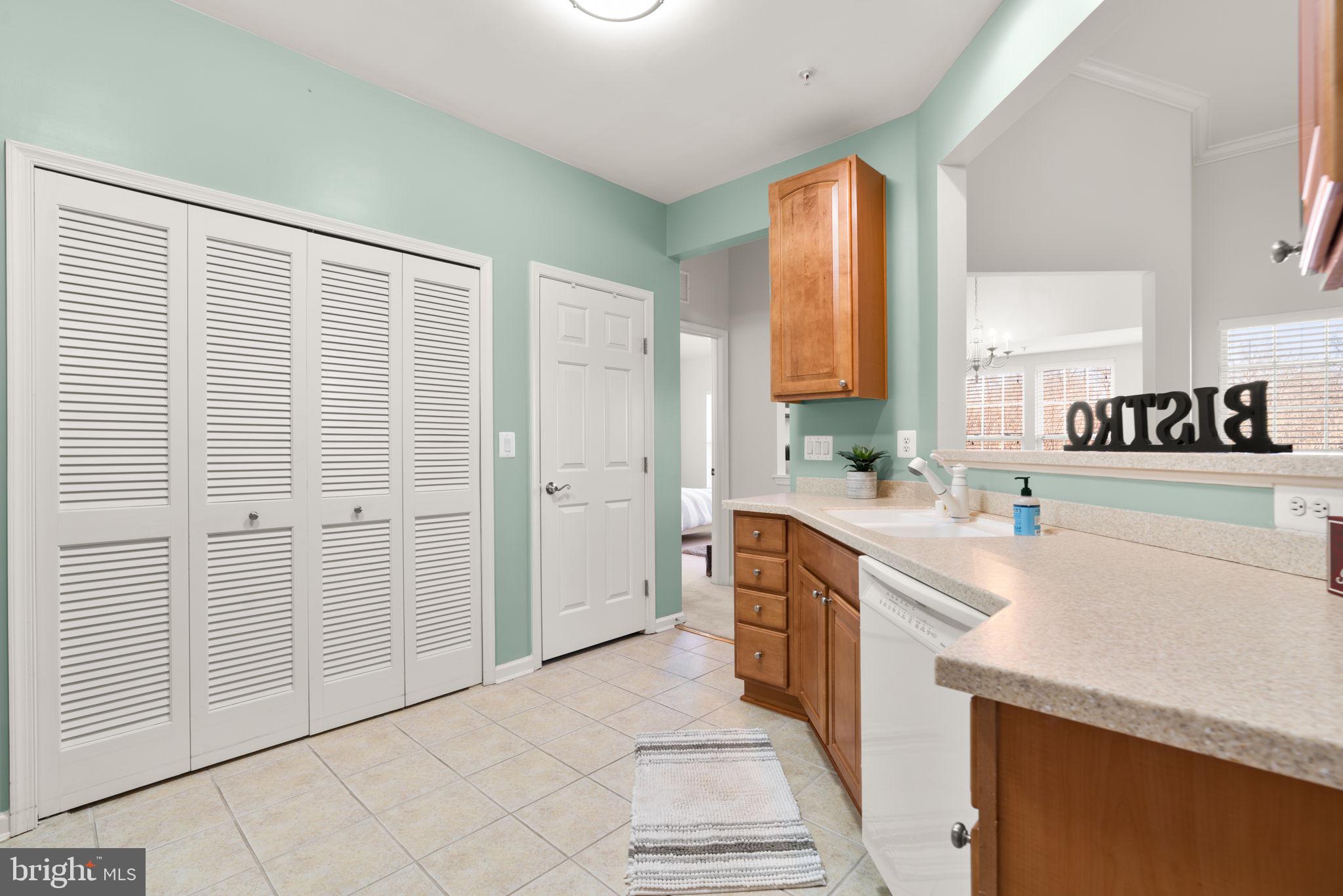 HEARTHSTONE AT VILLAGE CREST CONDOMINIUMS - Residential