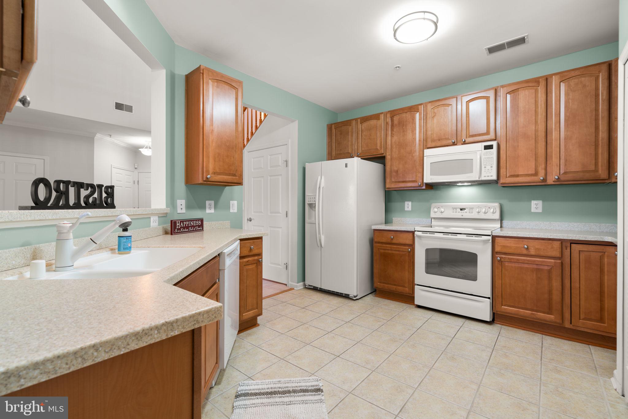 HEARTHSTONE AT VILLAGE CREST CONDOMINIUMS - Residential