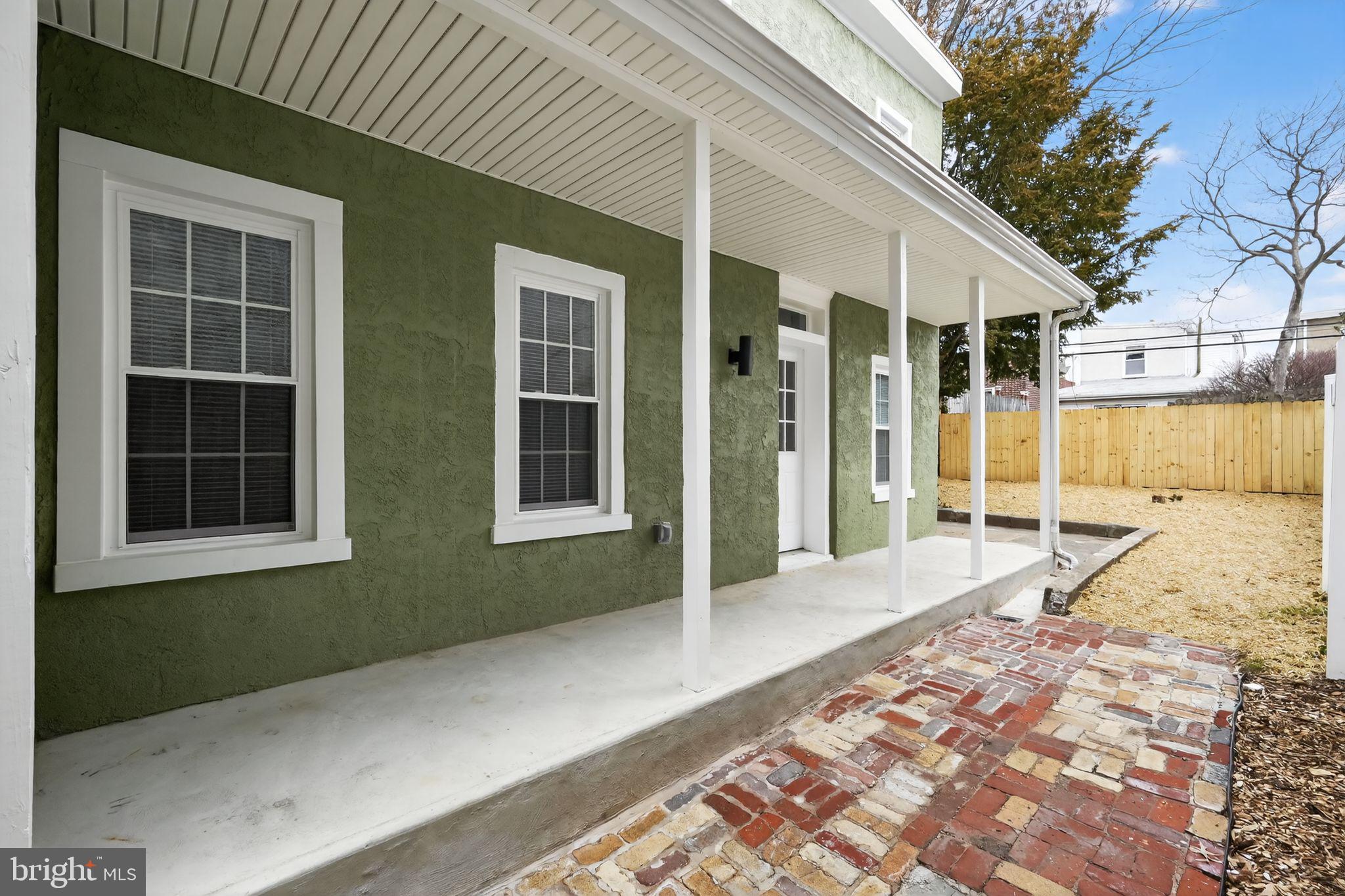 ROXBOROUGH - Residential