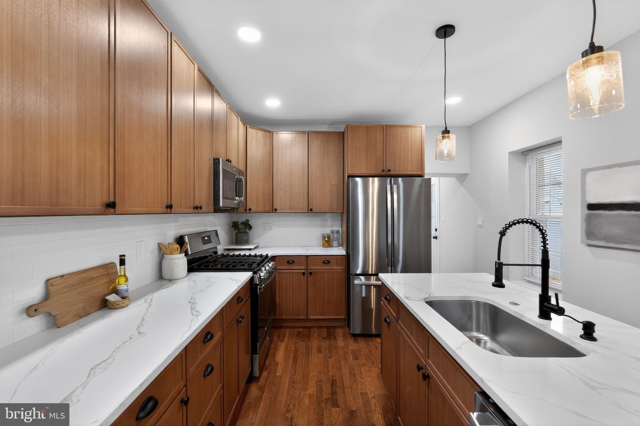 ROXBOROUGH - Residential