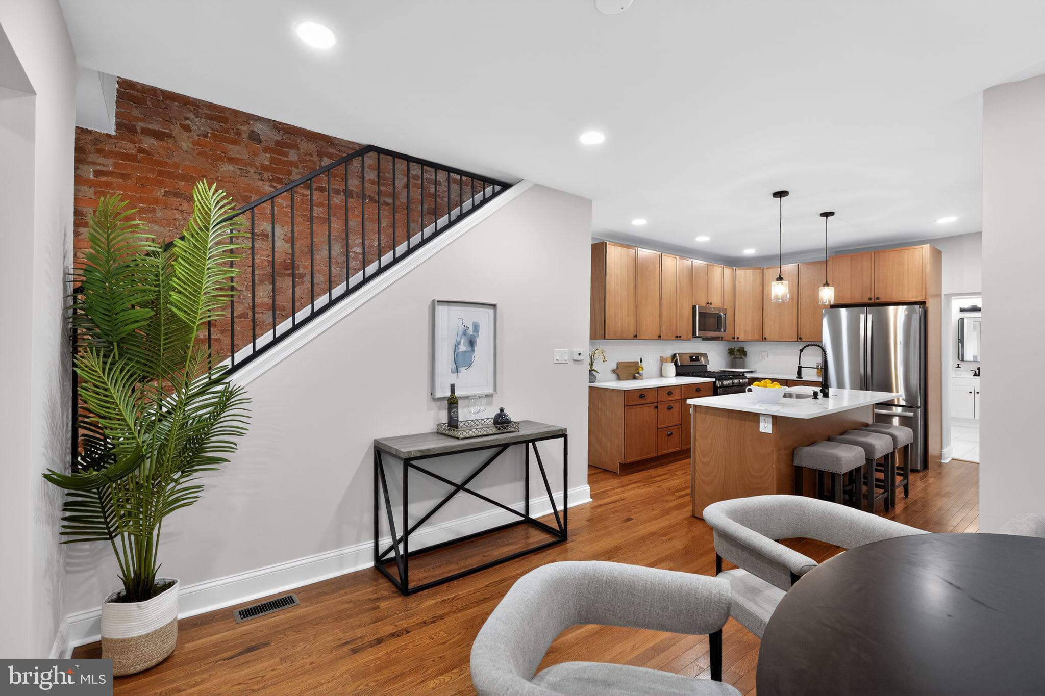 ROXBOROUGH - Residential