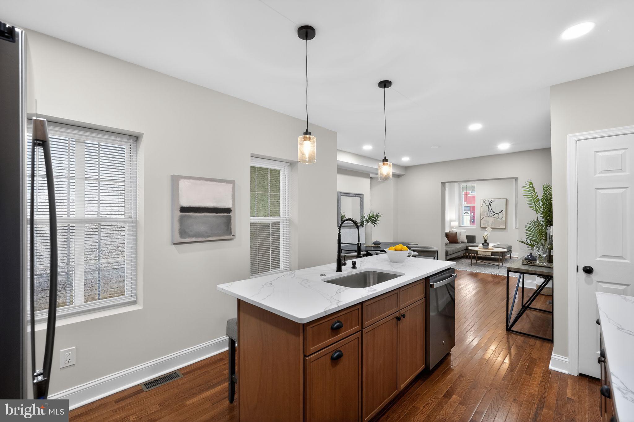 ROXBOROUGH - Residential