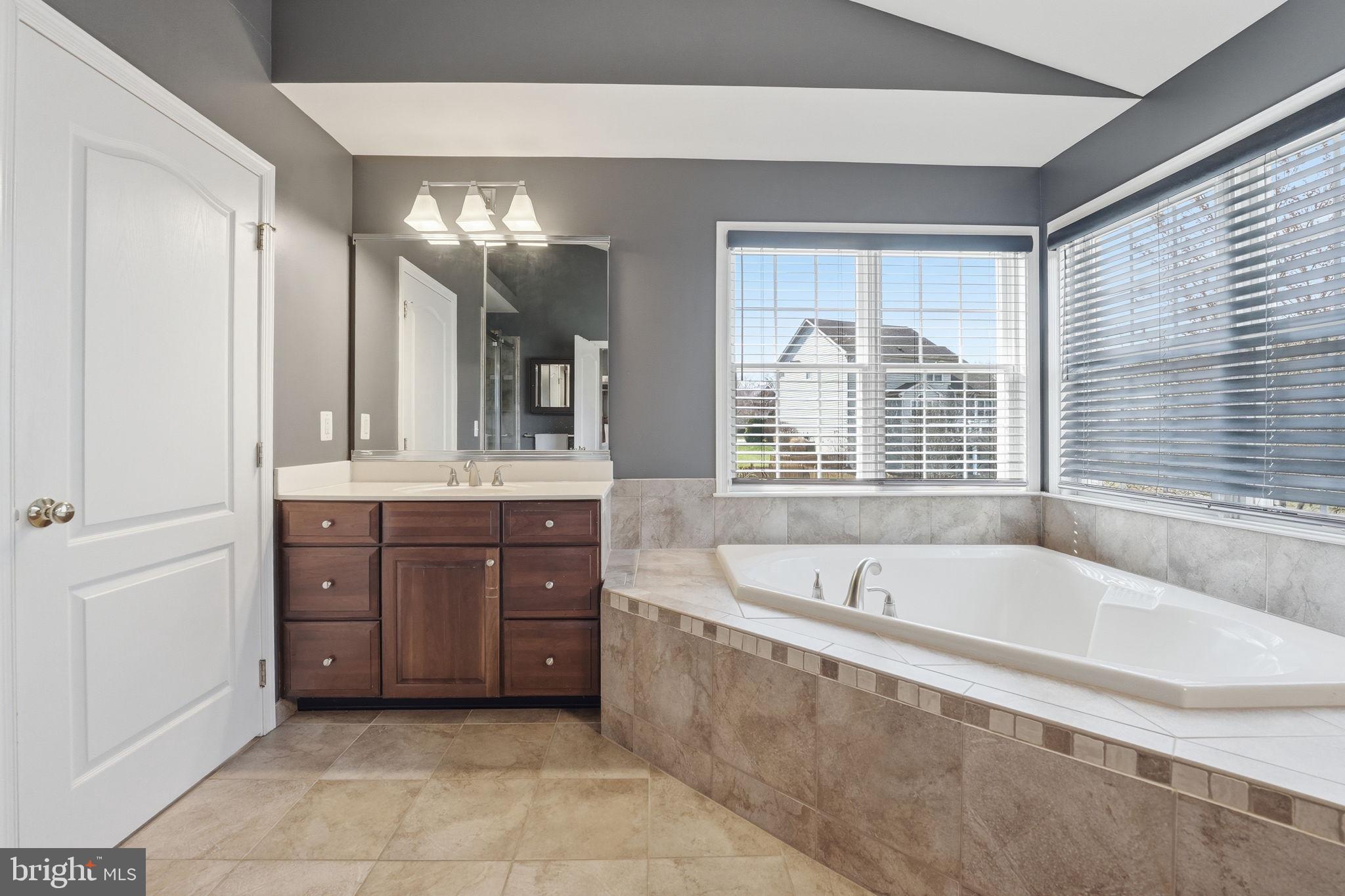 DOMINION VALLEY COUNTRY CLUB - Residential