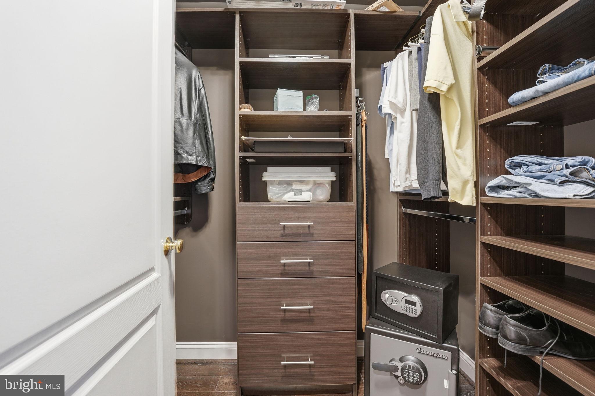 DOMINION VALLEY COUNTRY CLUB - Residential