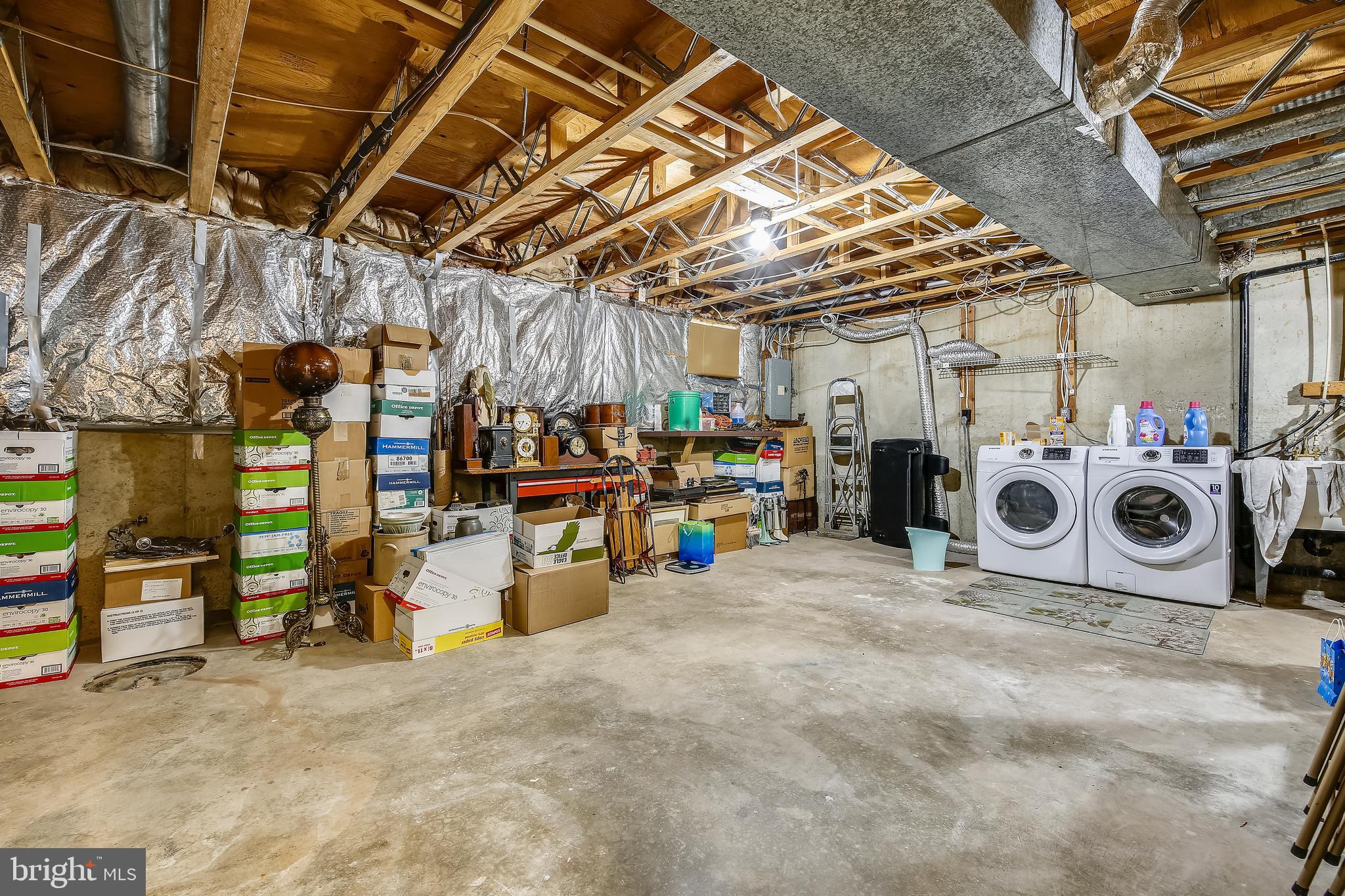 FALLSREACH - Residential Lease