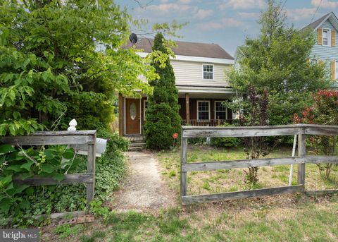 33 CLEMENTON ROAD W GIBBSBORO NJ 08026