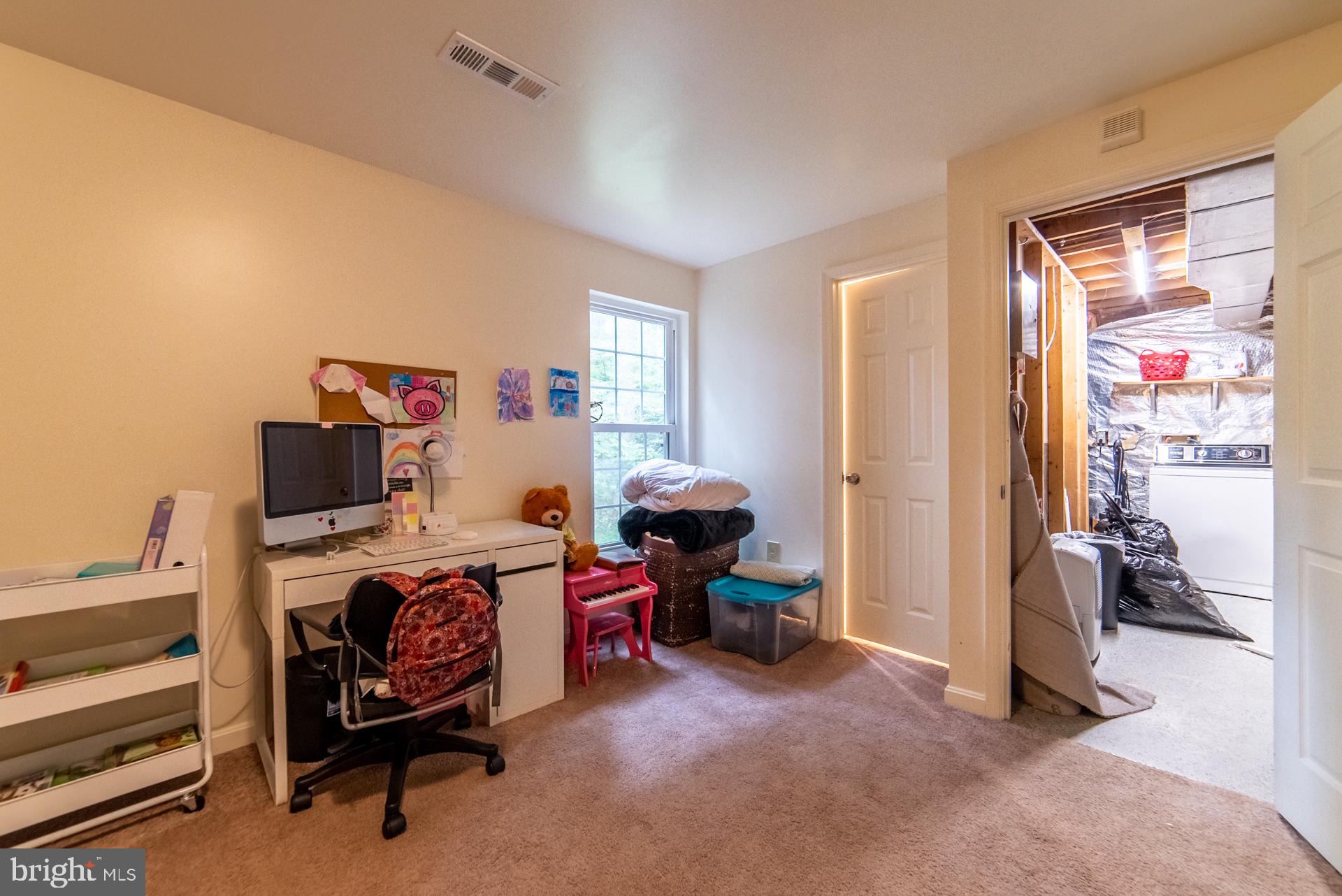 STRATFORD GLEN - Residential Lease