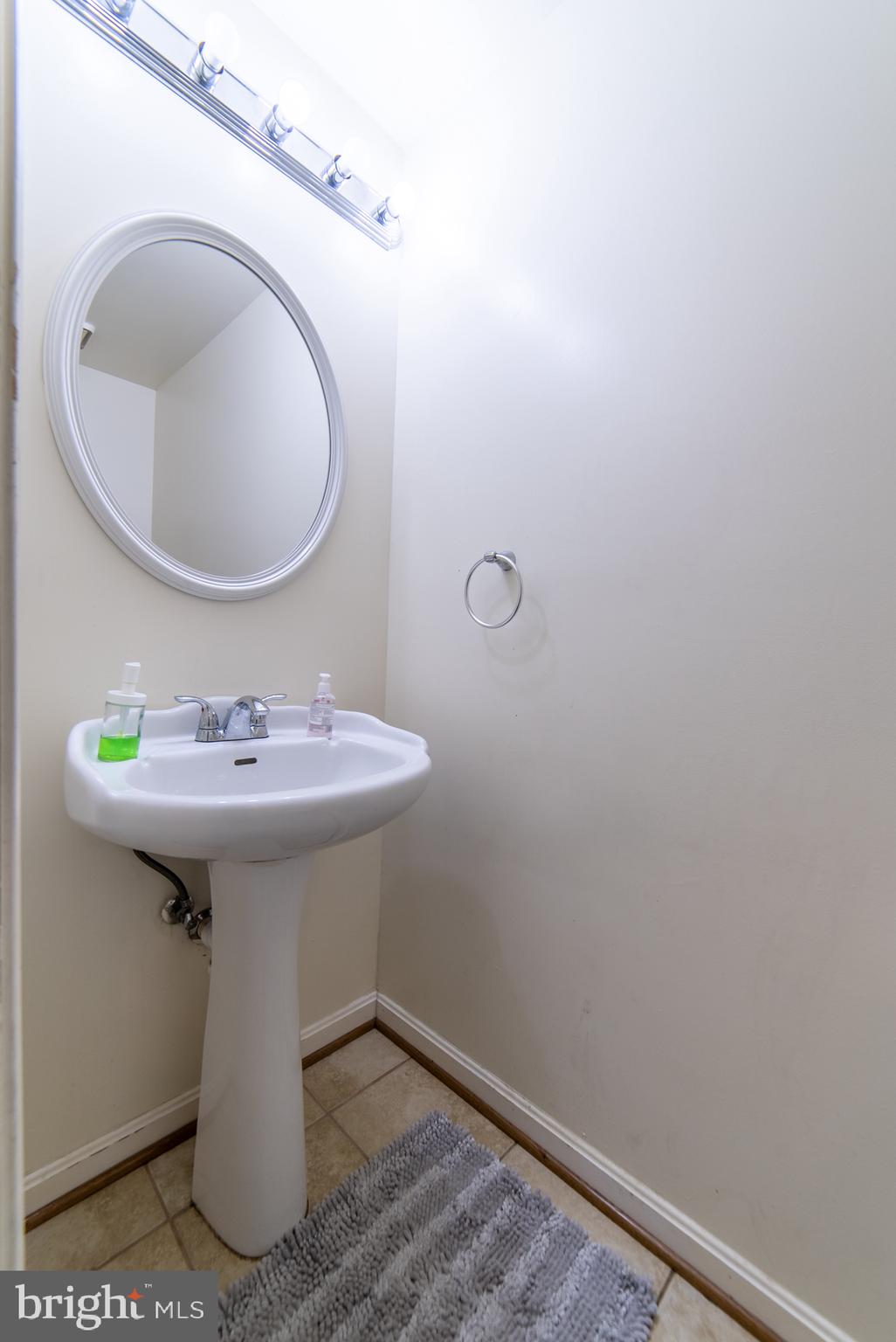 STRATFORD GLEN - Residential Lease