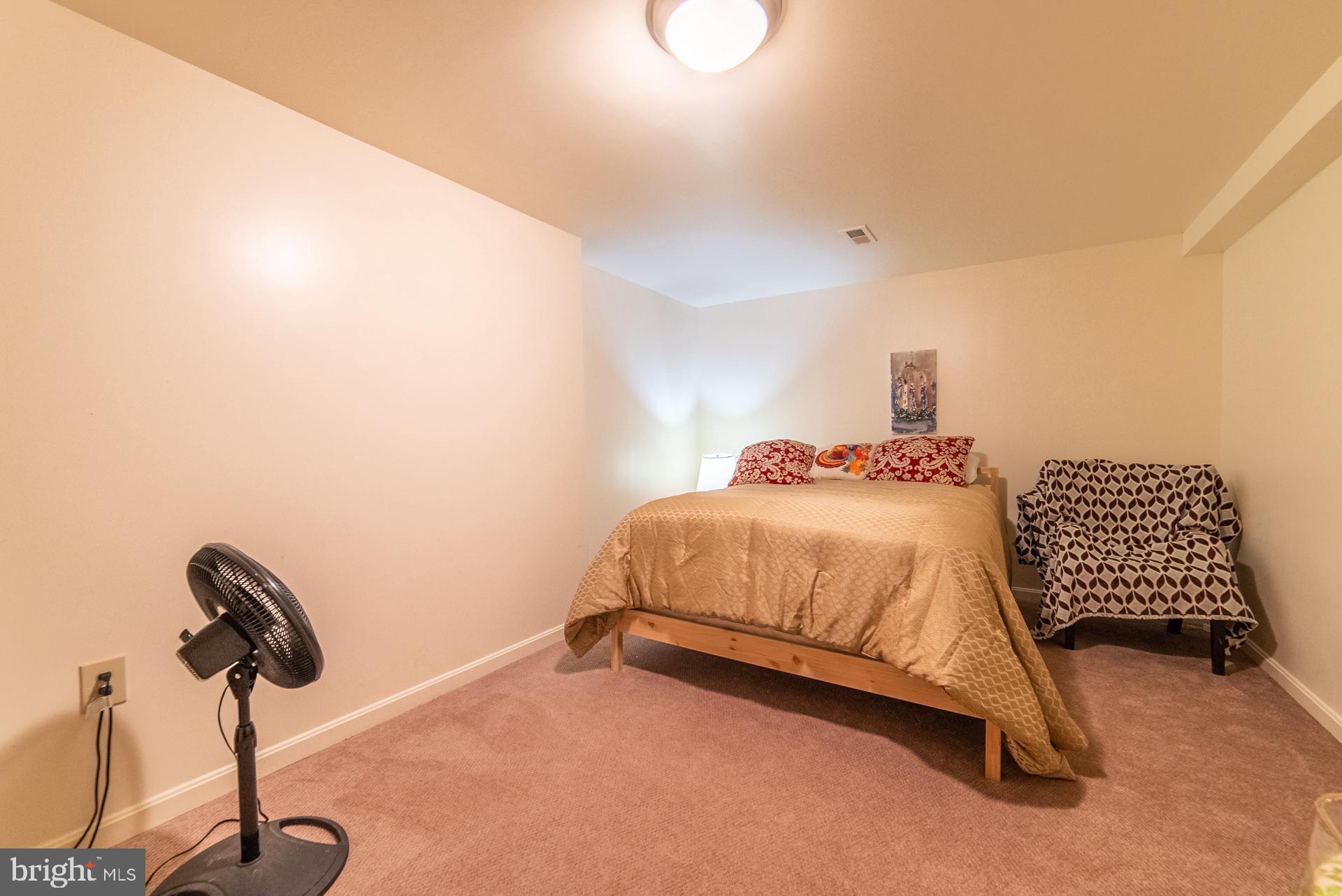 STRATFORD GLEN - Residential Lease