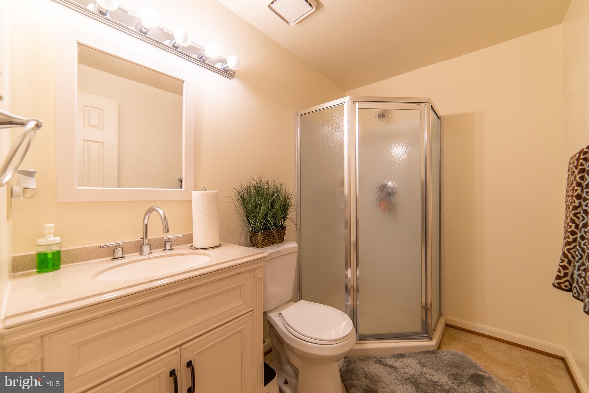 STRATFORD GLEN - Residential Lease