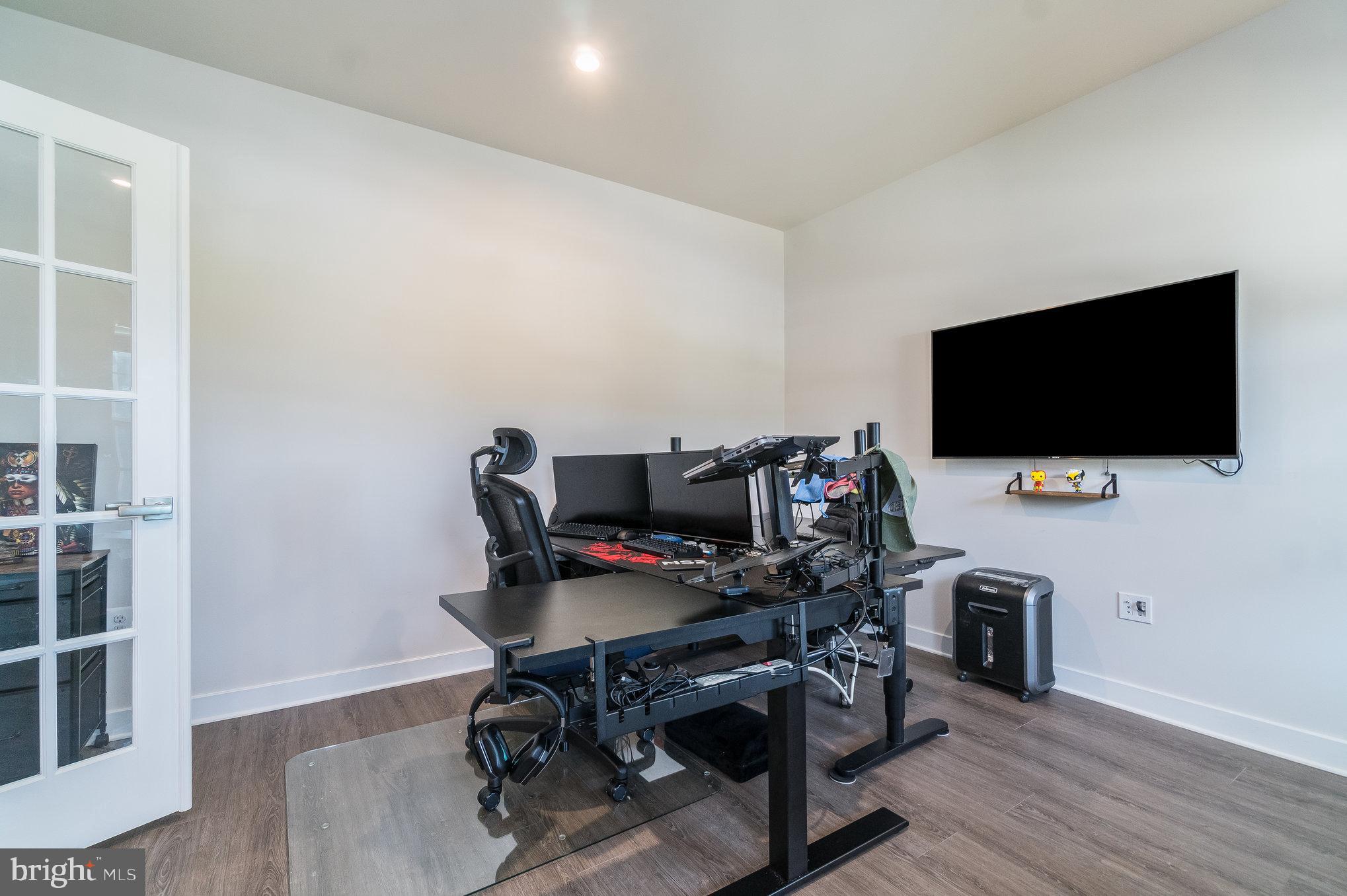 FREDERICKSBURG - Residential