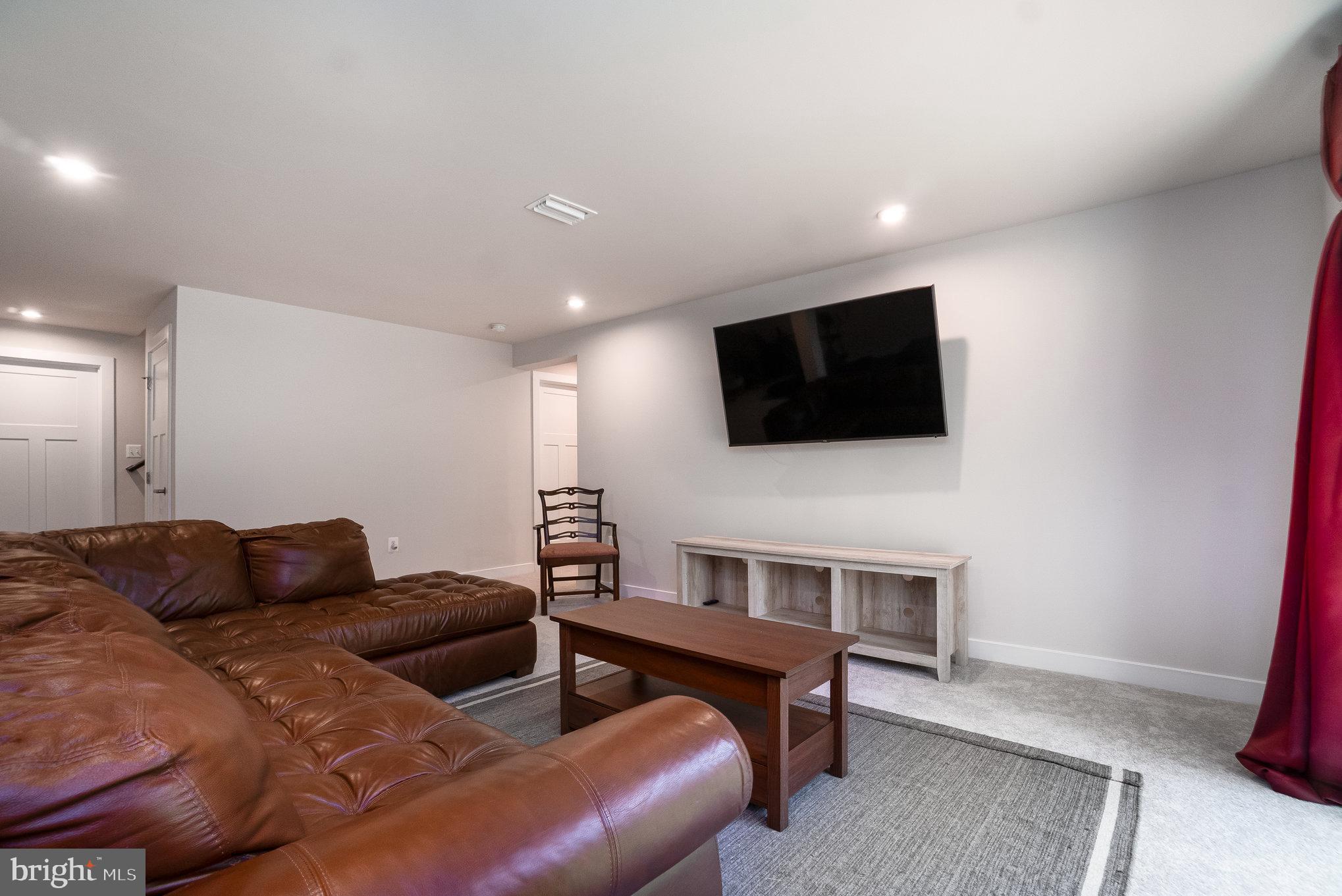 FREDERICKSBURG - Residential