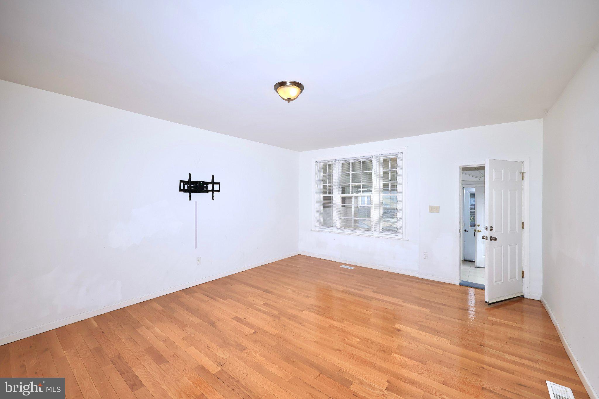 7036 TORRESDALE AVENUE