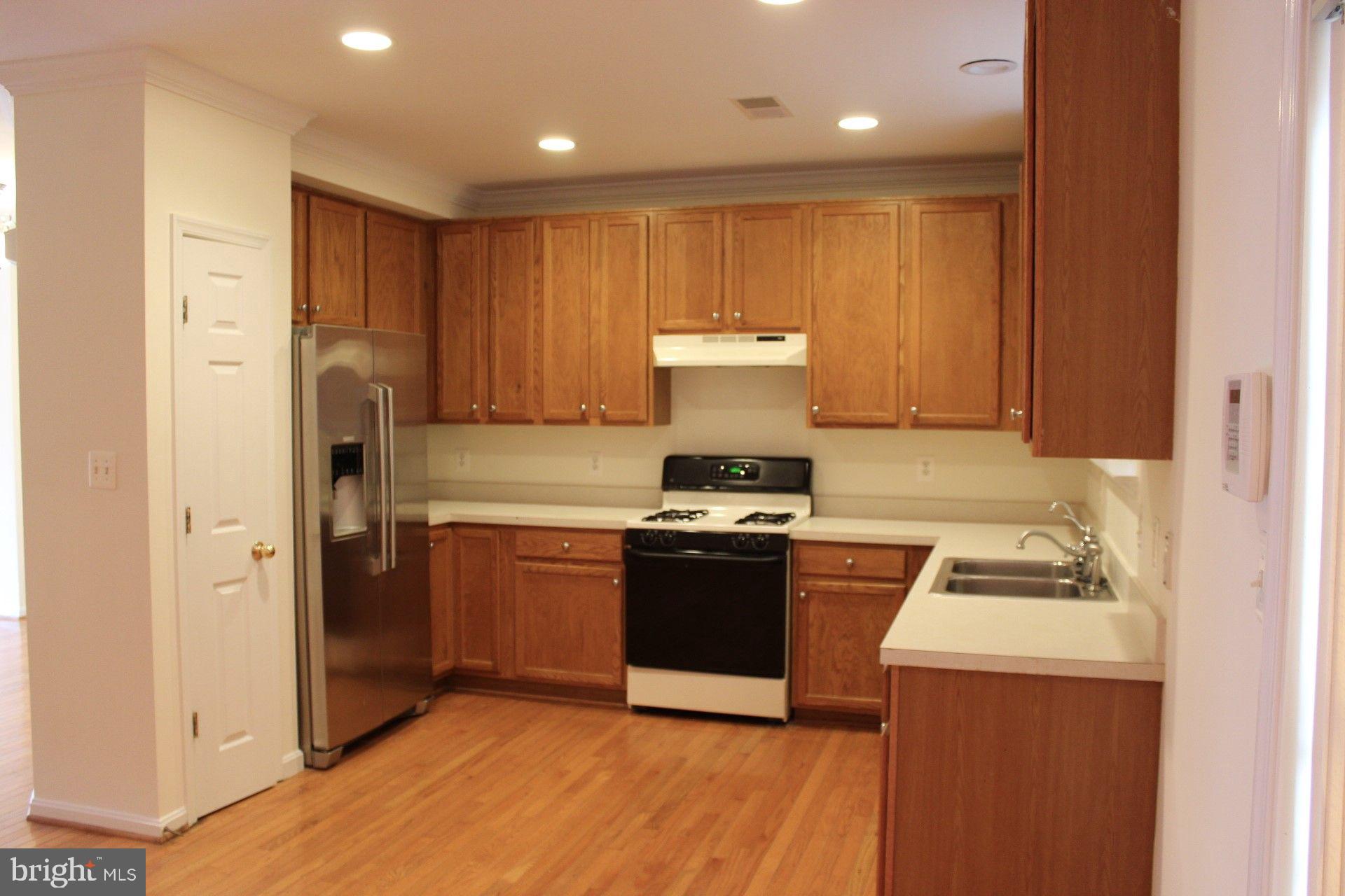 GROVE AT HUNTLEY MEADOWS - Residential Lease