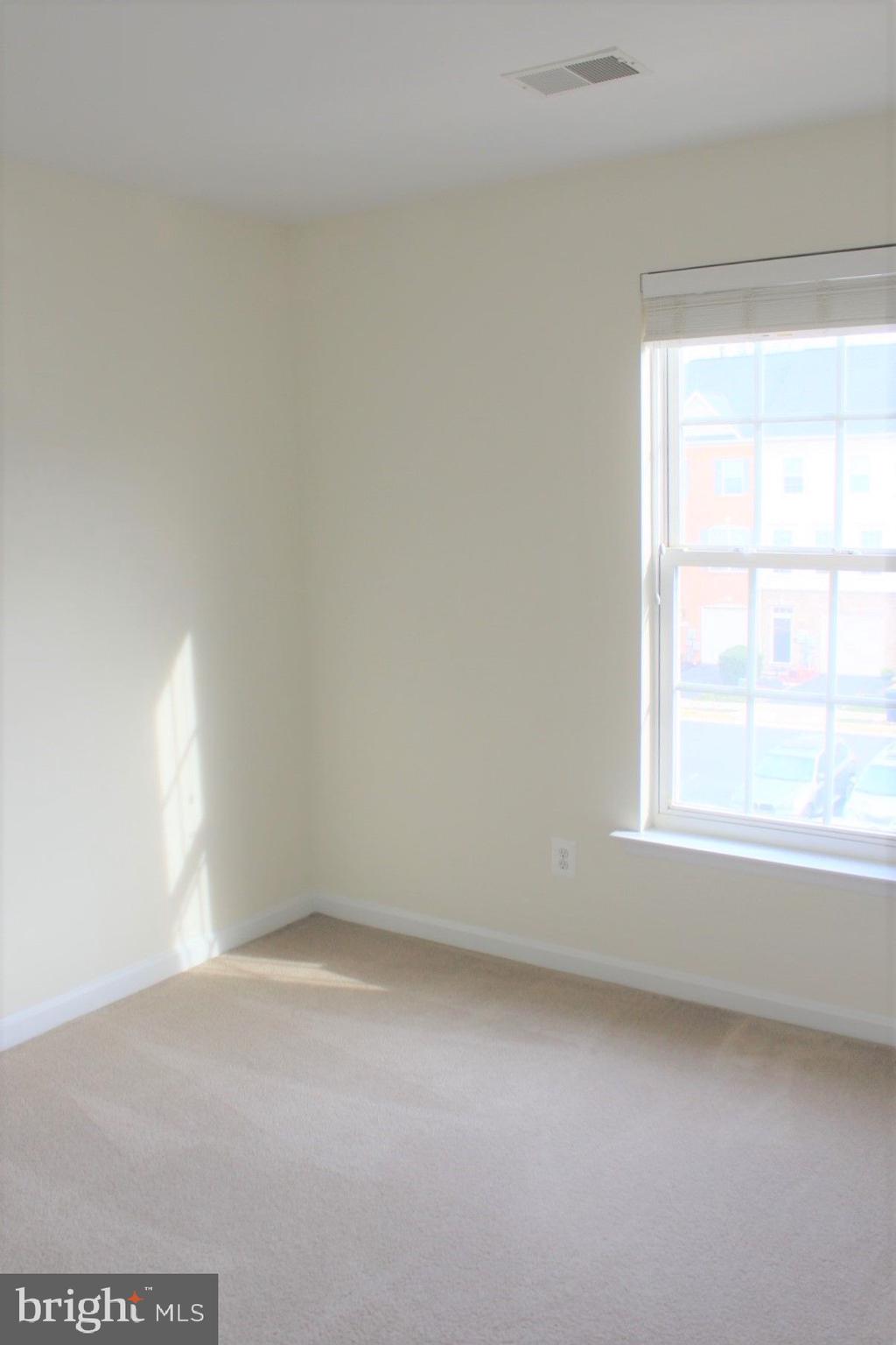 GROVE AT HUNTLEY MEADOWS - Residential Lease