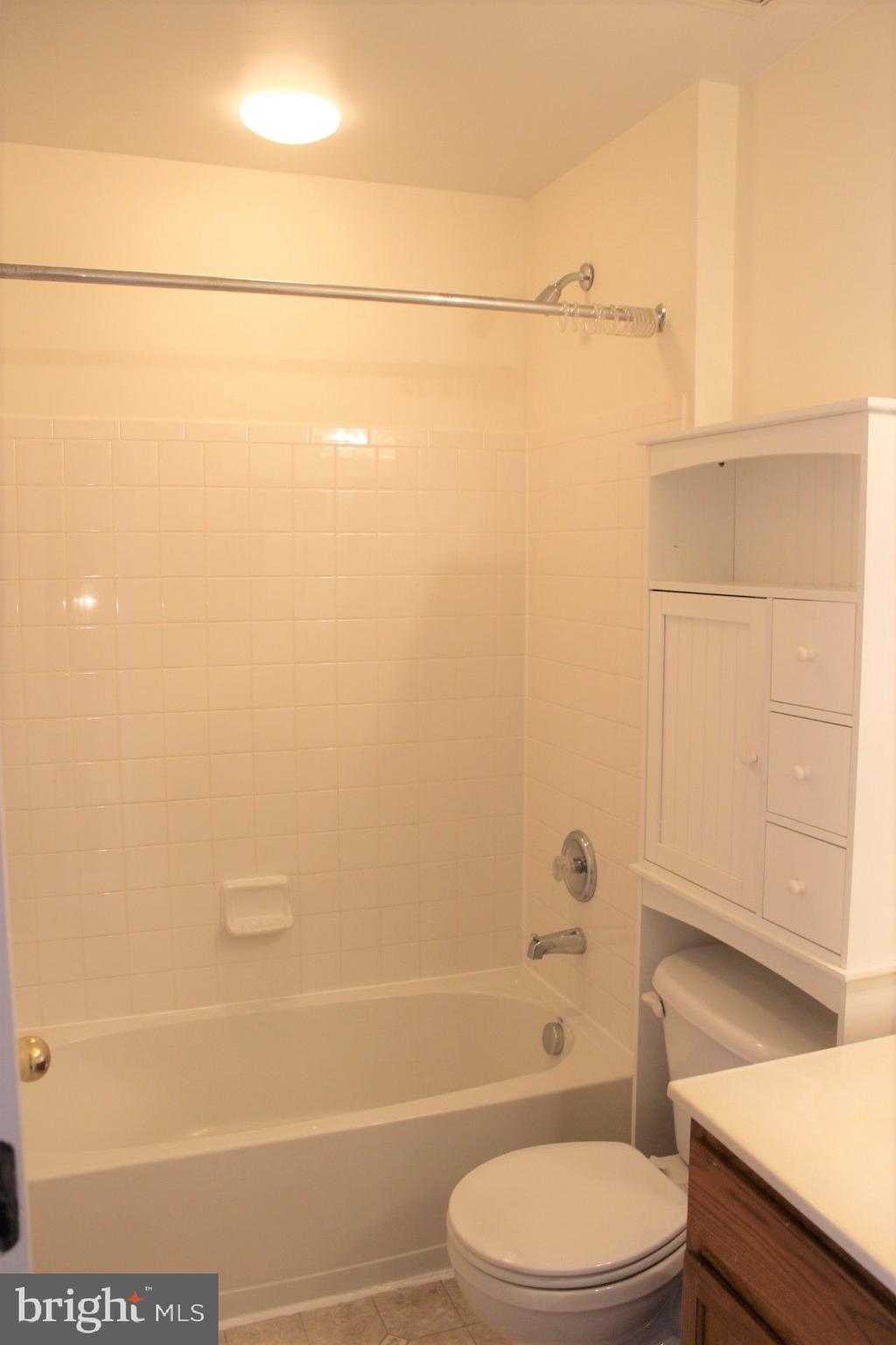 GROVE AT HUNTLEY MEADOWS - Residential Lease