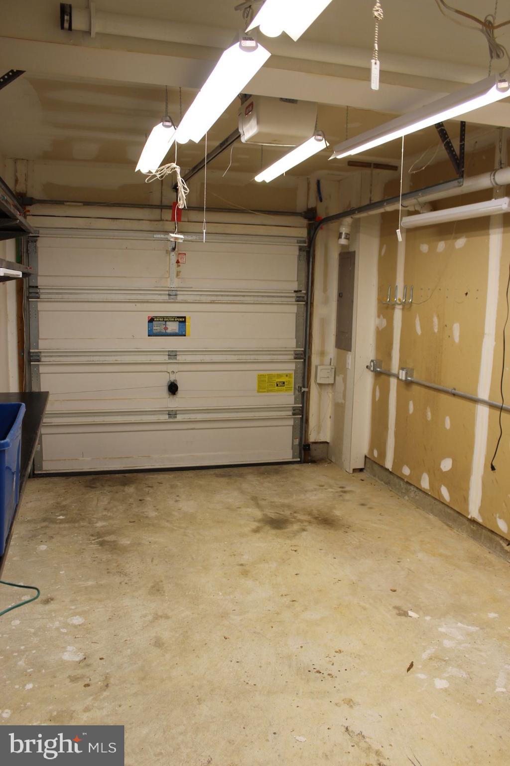 GROVE AT HUNTLEY MEADOWS - Residential Lease