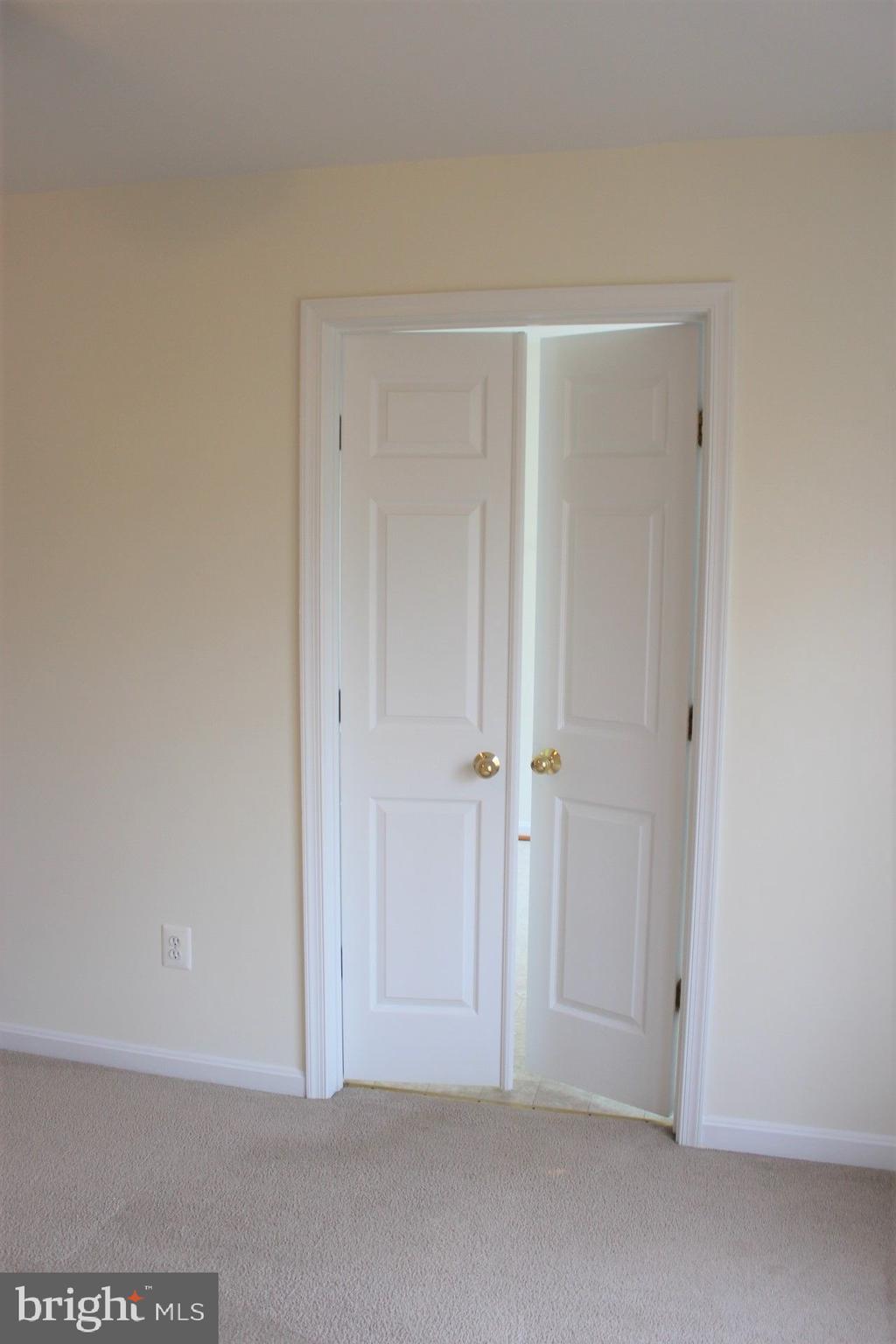 GROVE AT HUNTLEY MEADOWS - Residential Lease