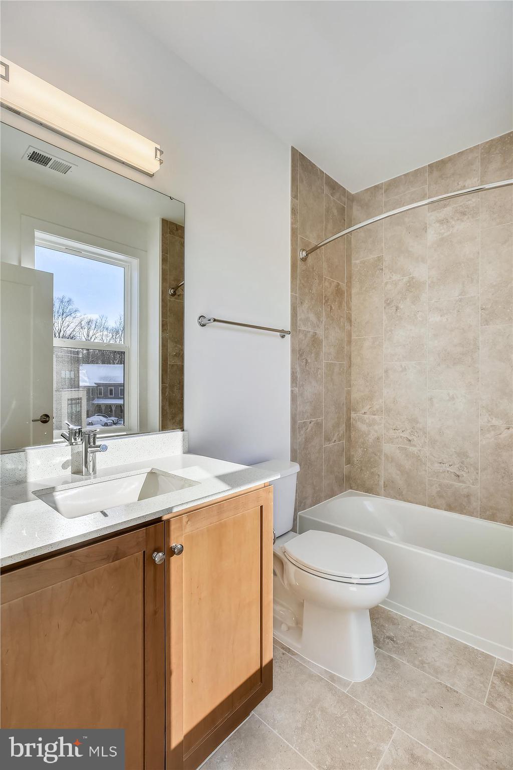 TOWER OAKS - Residential