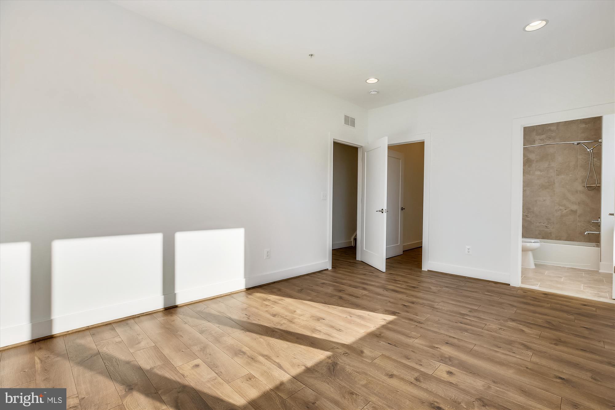 TOWER OAKS - Residential