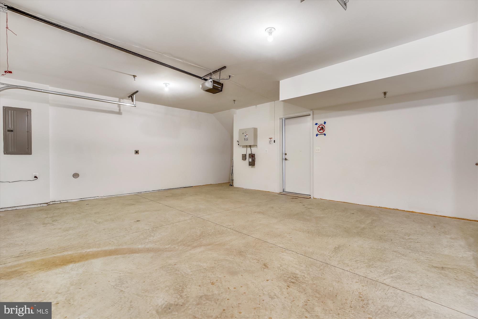 TOWER OAKS - Residential