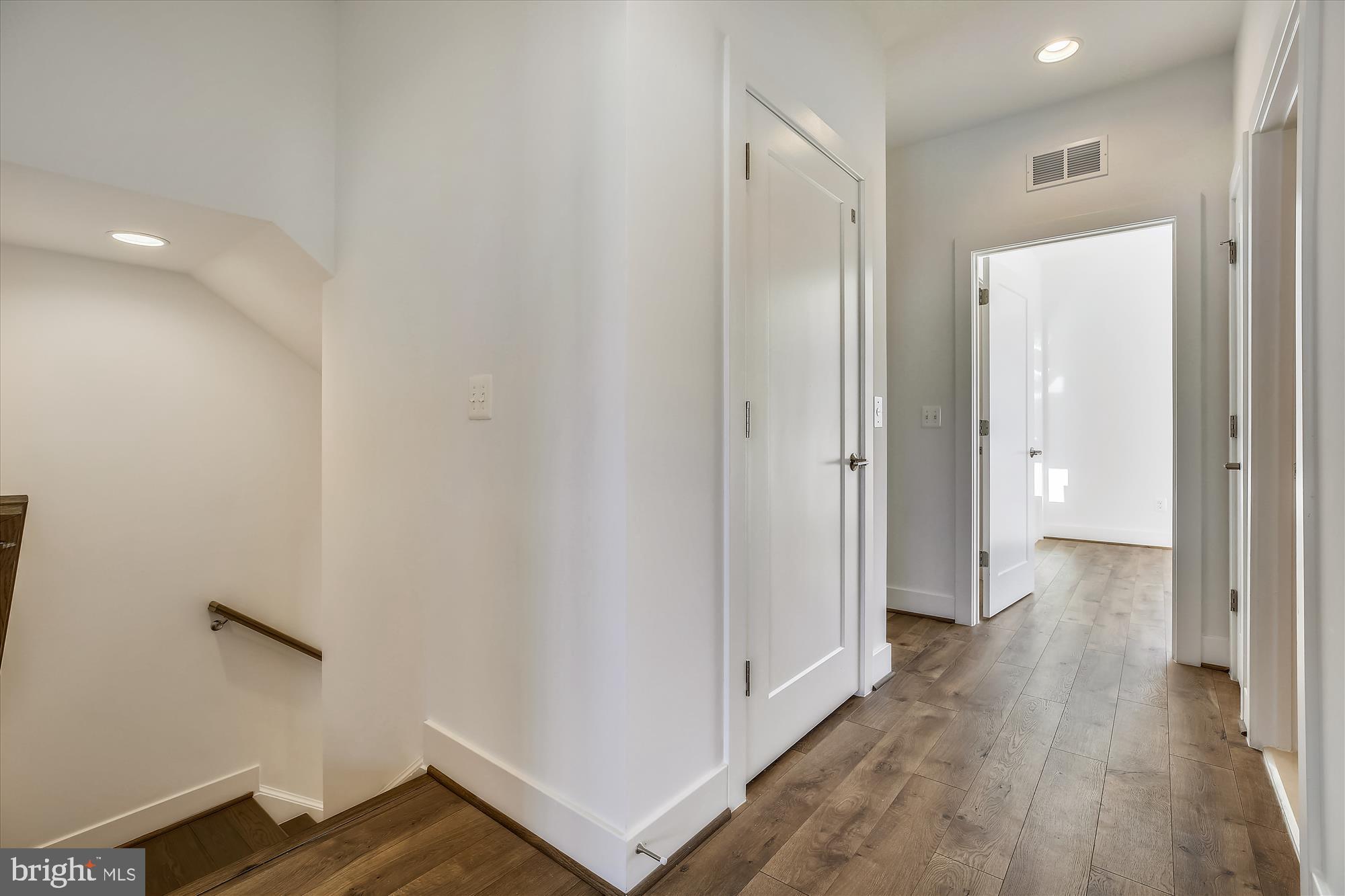 TOWER OAKS - Residential