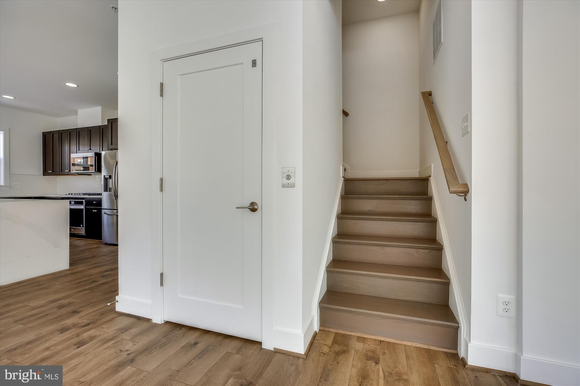 TOWER OAKS - Residential