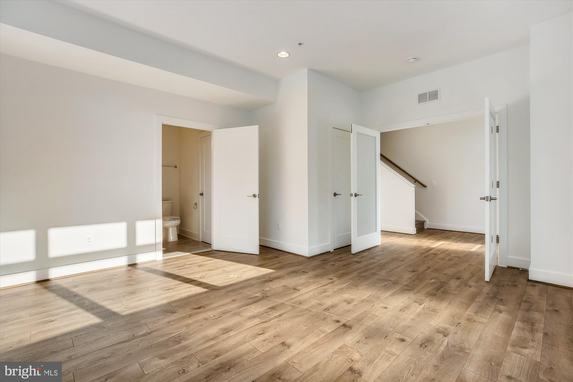 TOWER OAKS - Residential