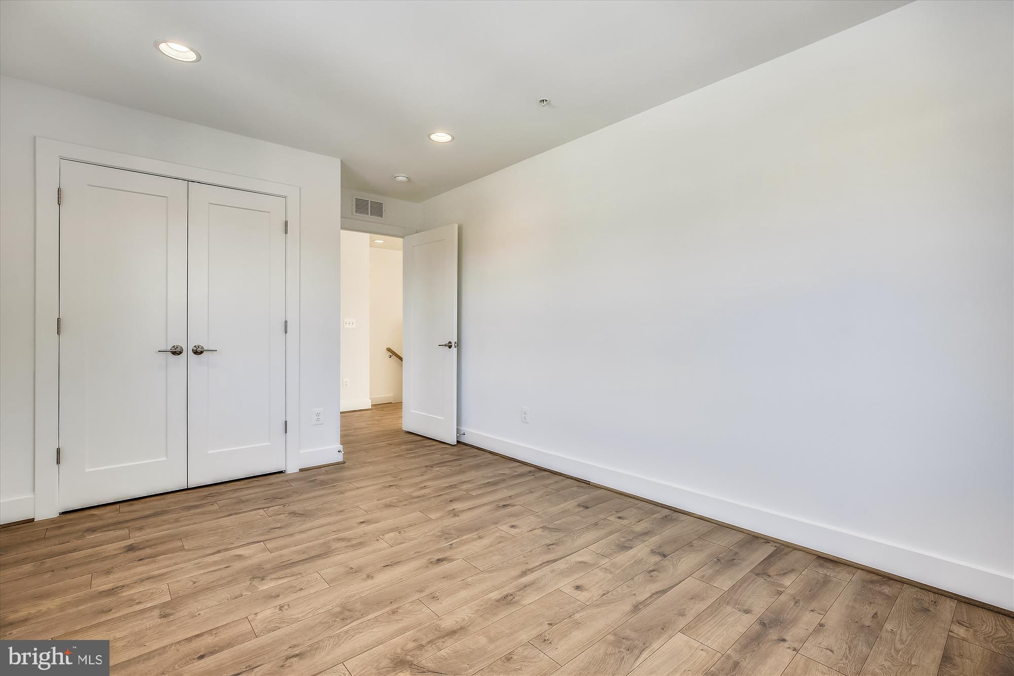 TOWER OAKS - Residential